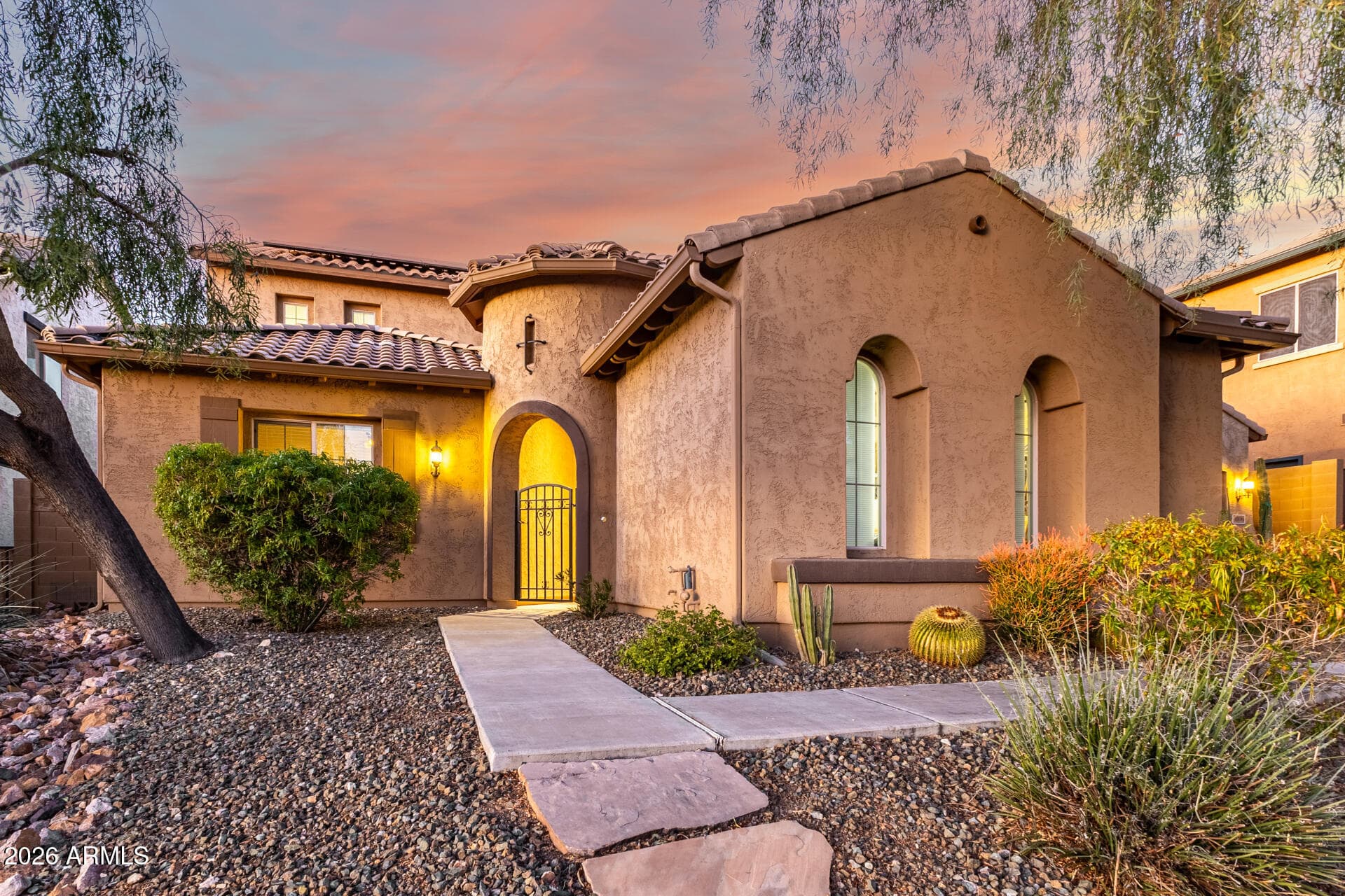 1806 W Yellow Bird Ln — photo 1