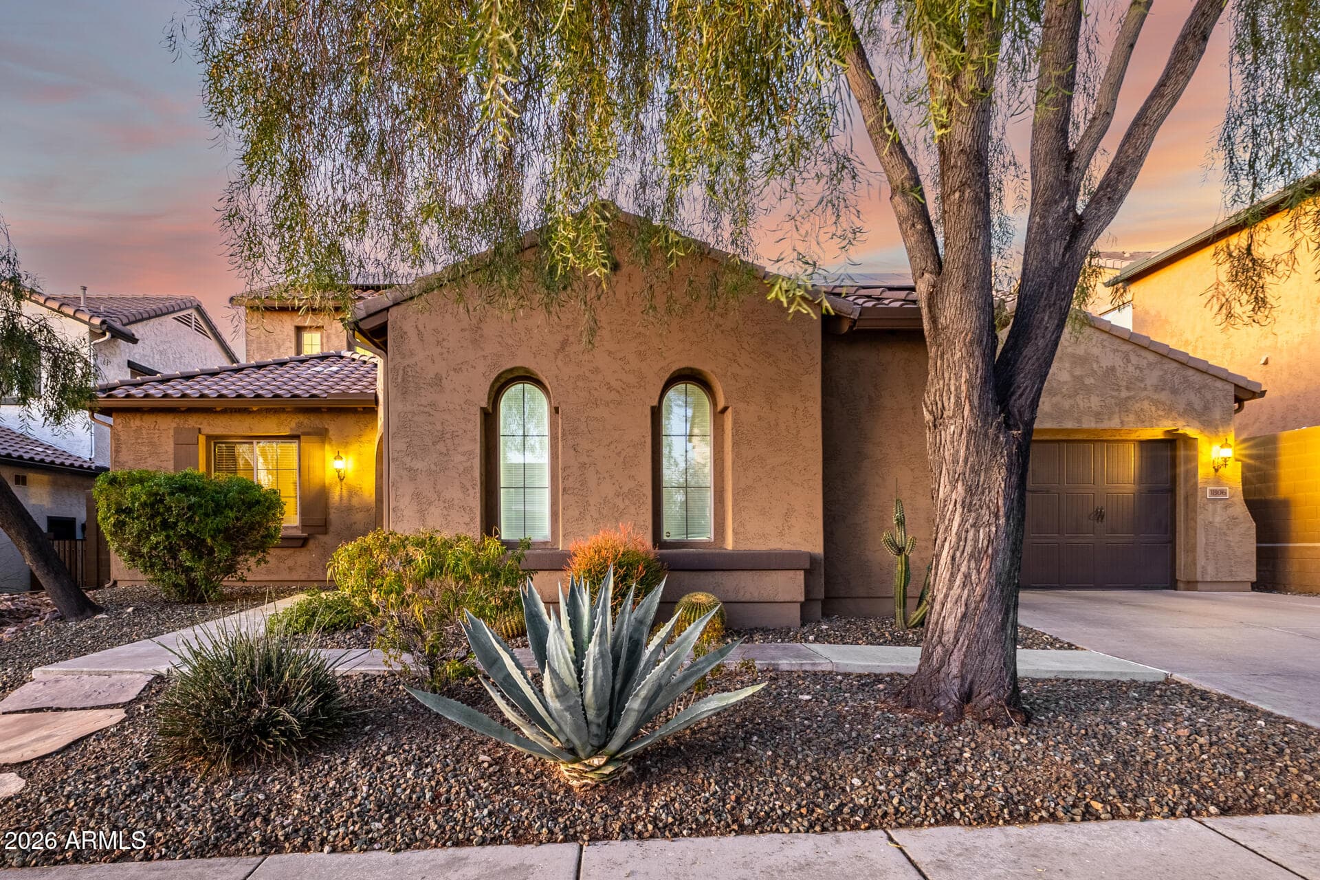 1806 W Yellow Bird Ln — photo 2