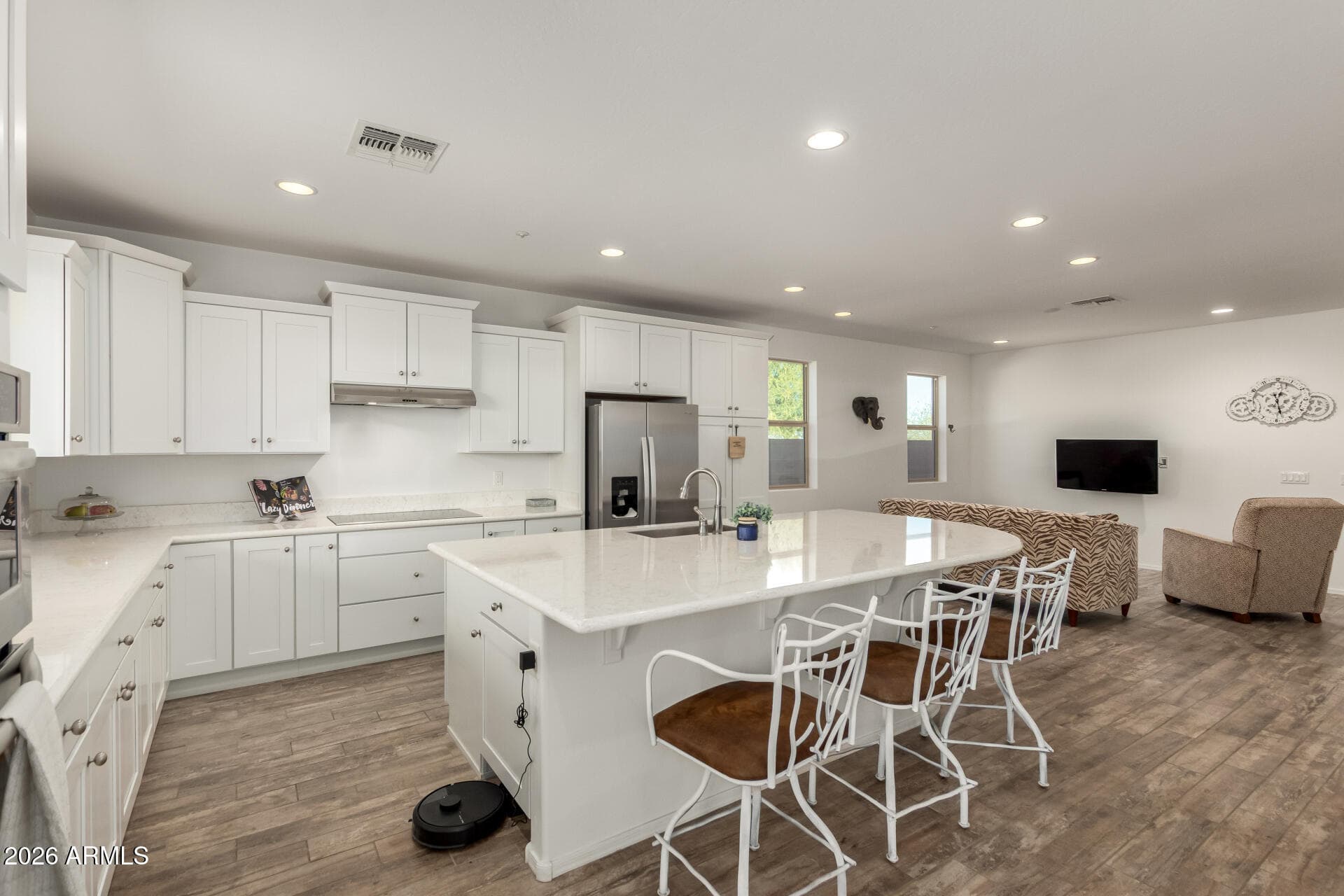 5626 S Inez Ct — photo 2