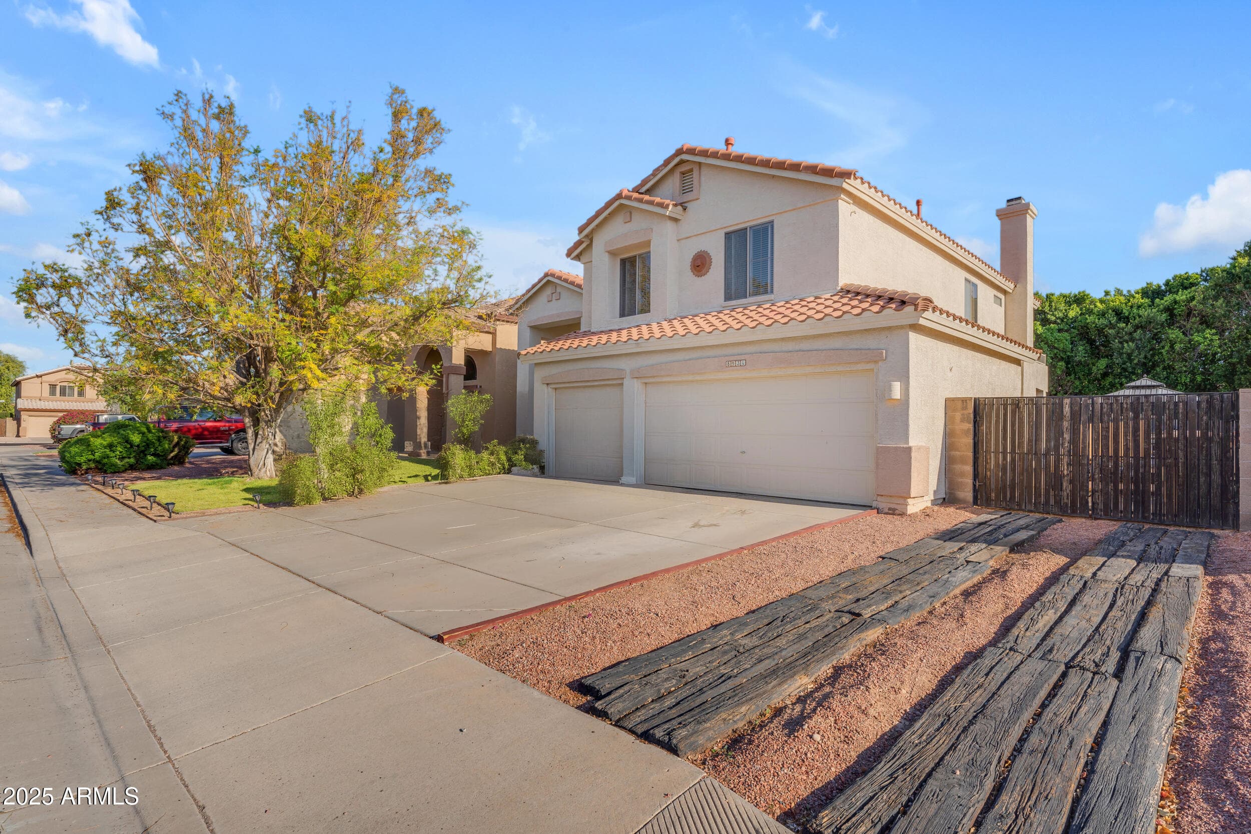 8931 W Alex Ave — photo 2