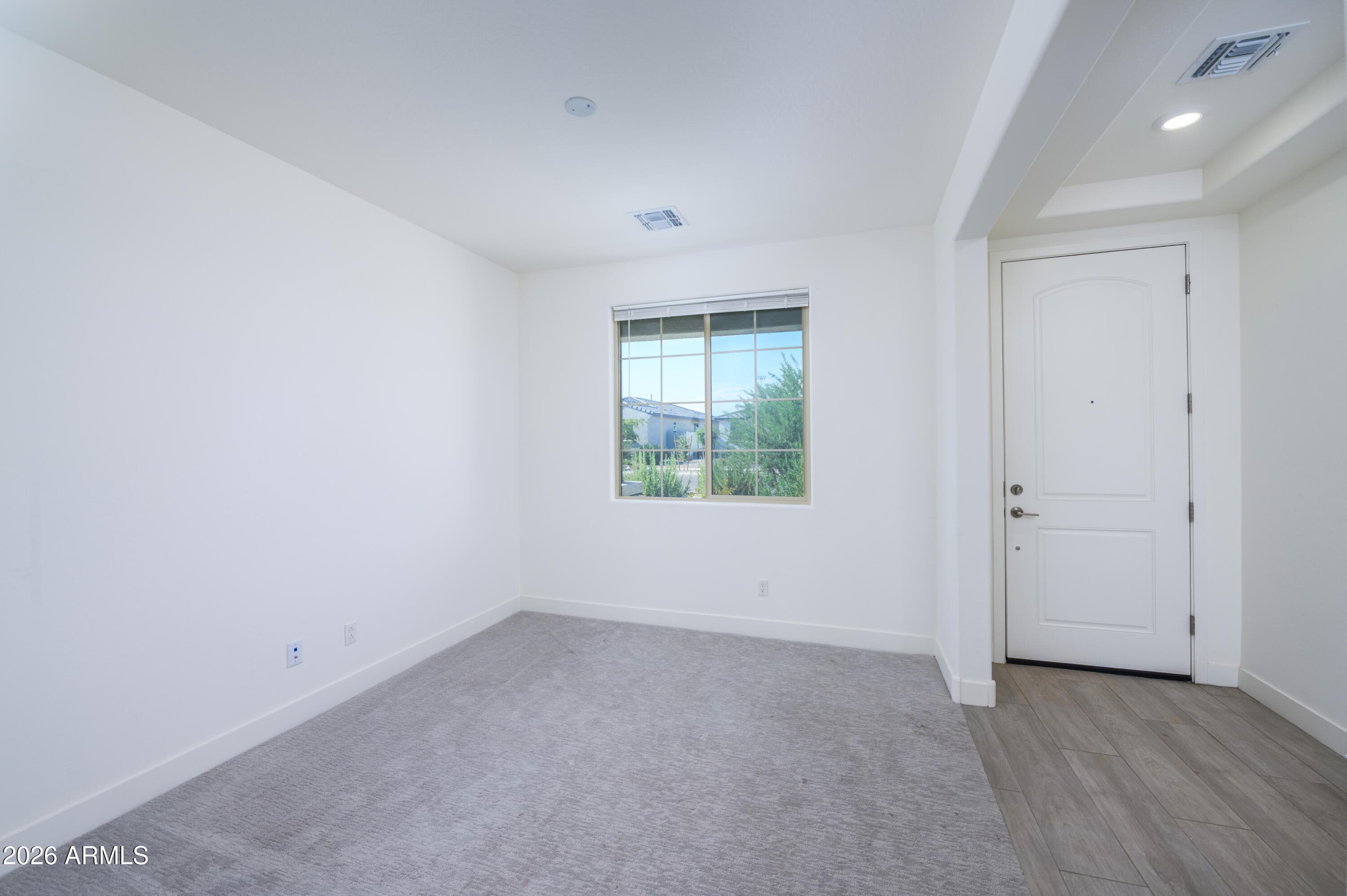 17263 W Corrine Dr — photo 2