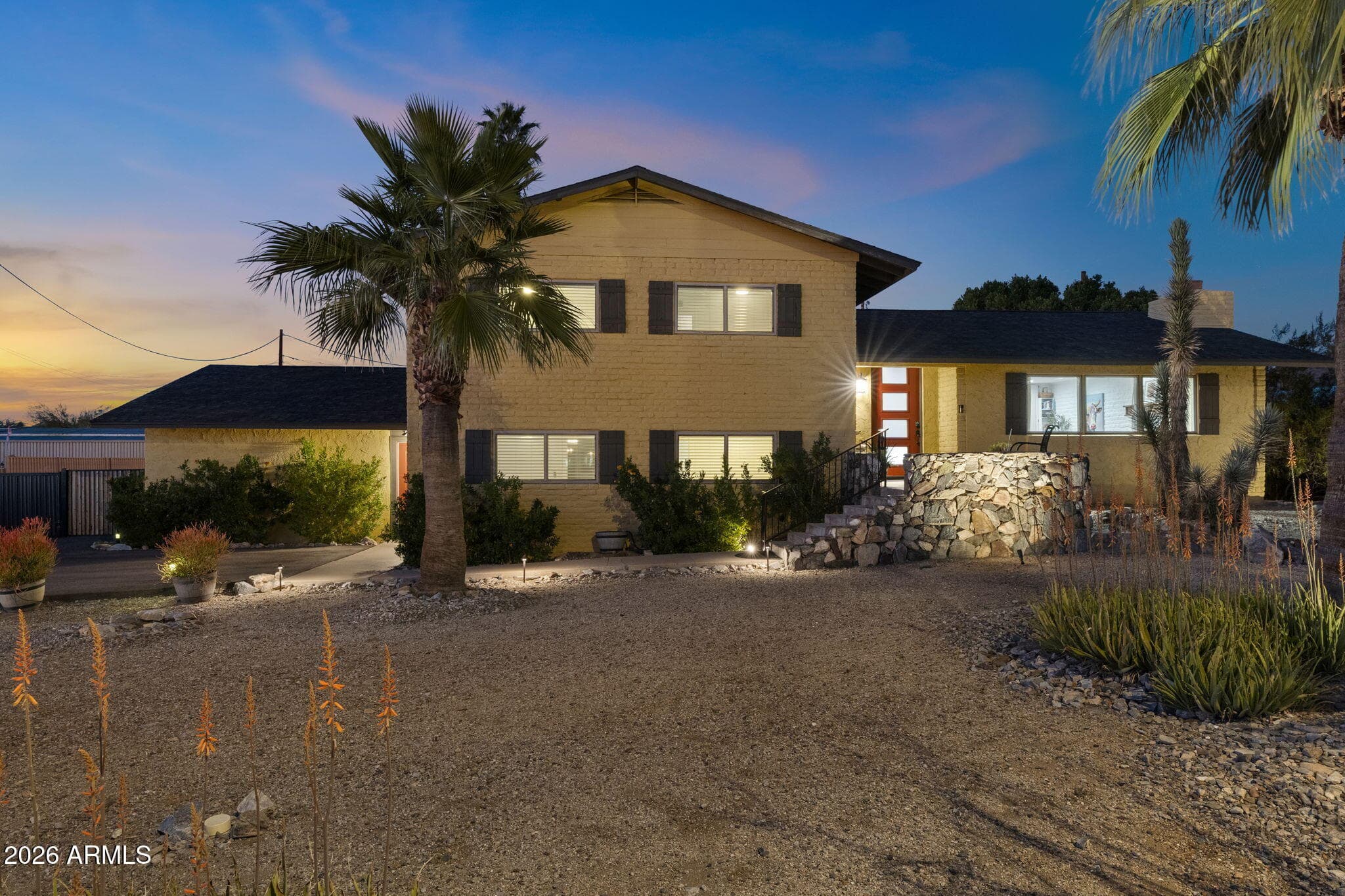 2034 E Glendale Ave — photo 1