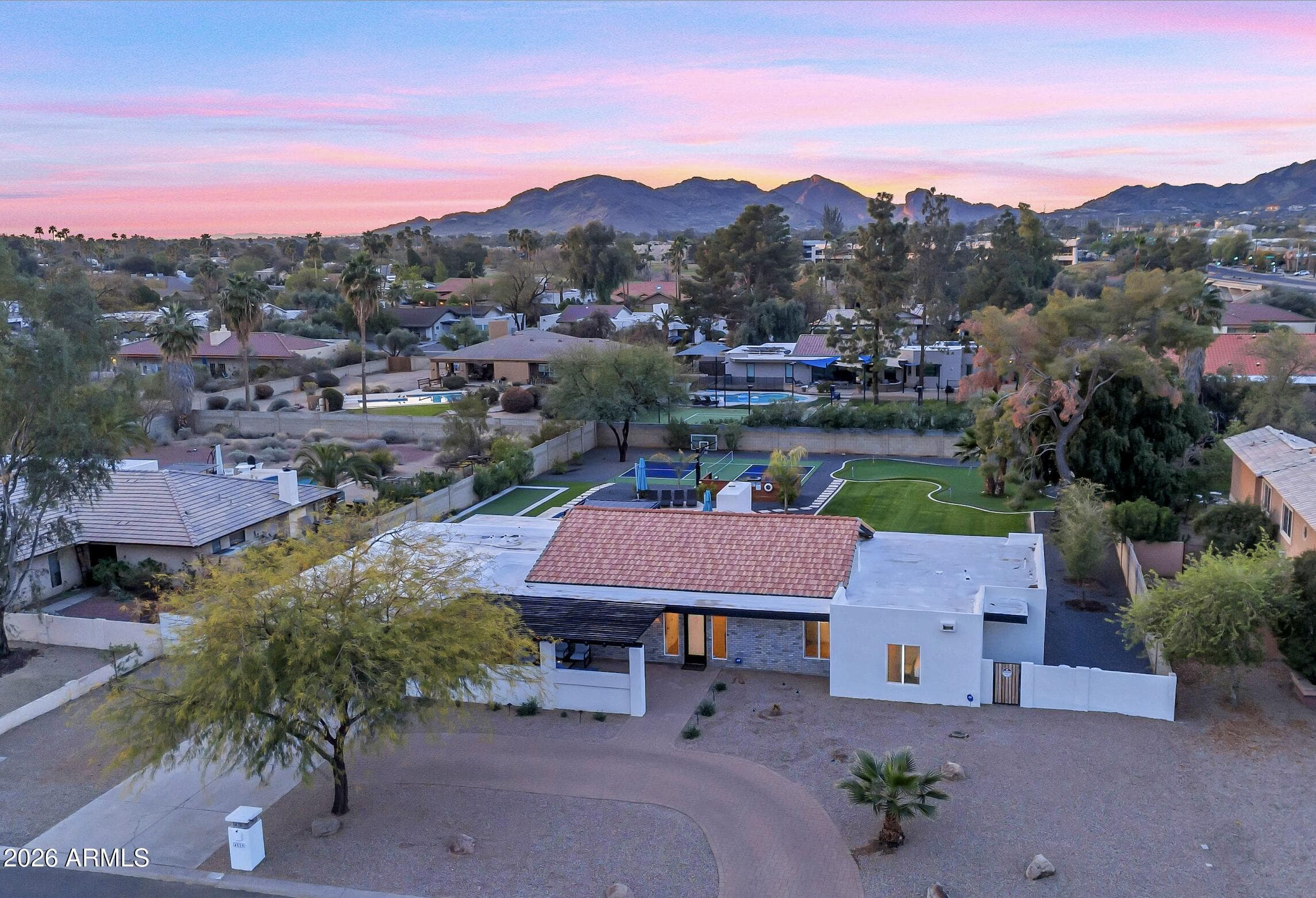 4819 E Sunnyside Dr — photo 2