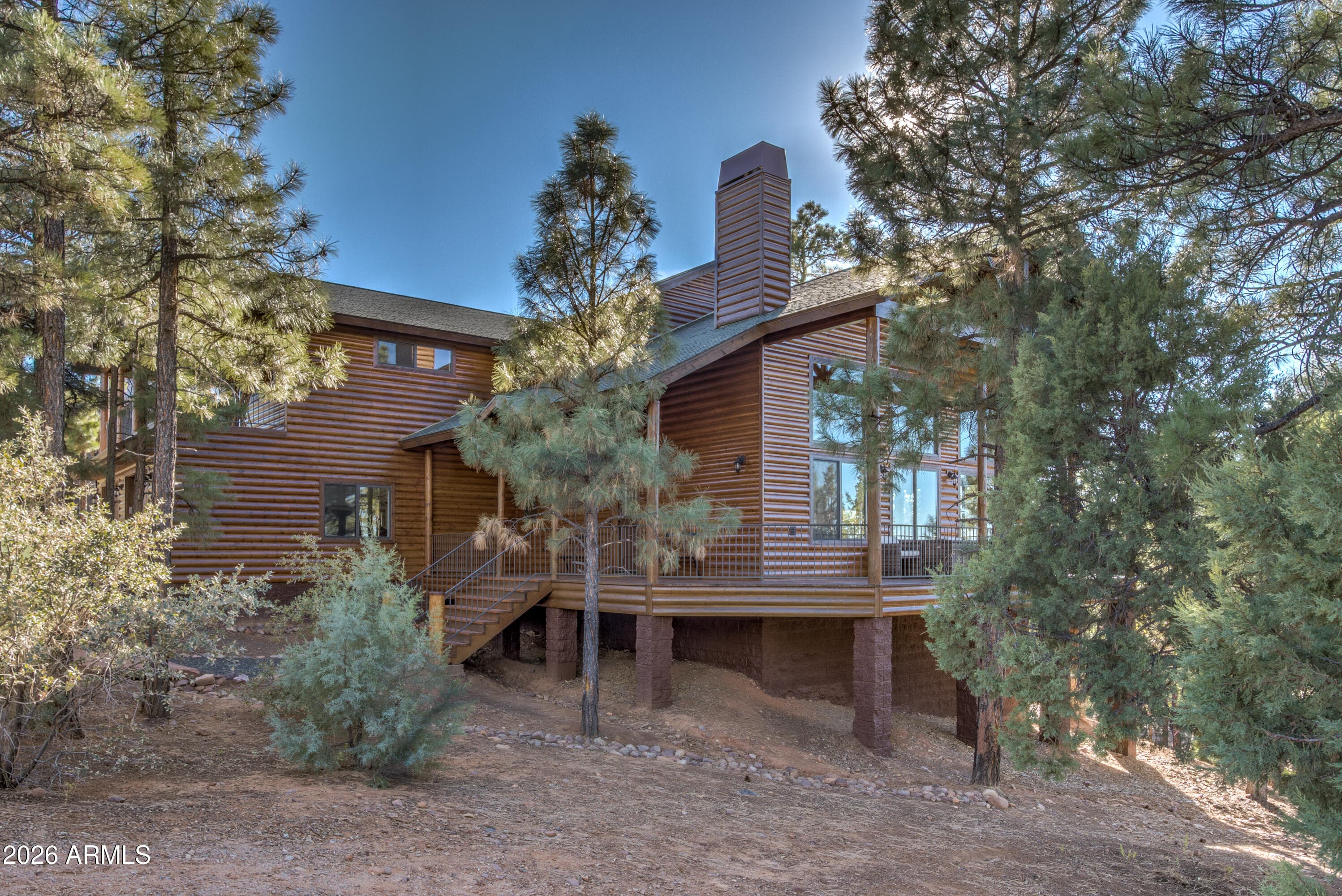 315 E Middle Mountain Ln — photo 1