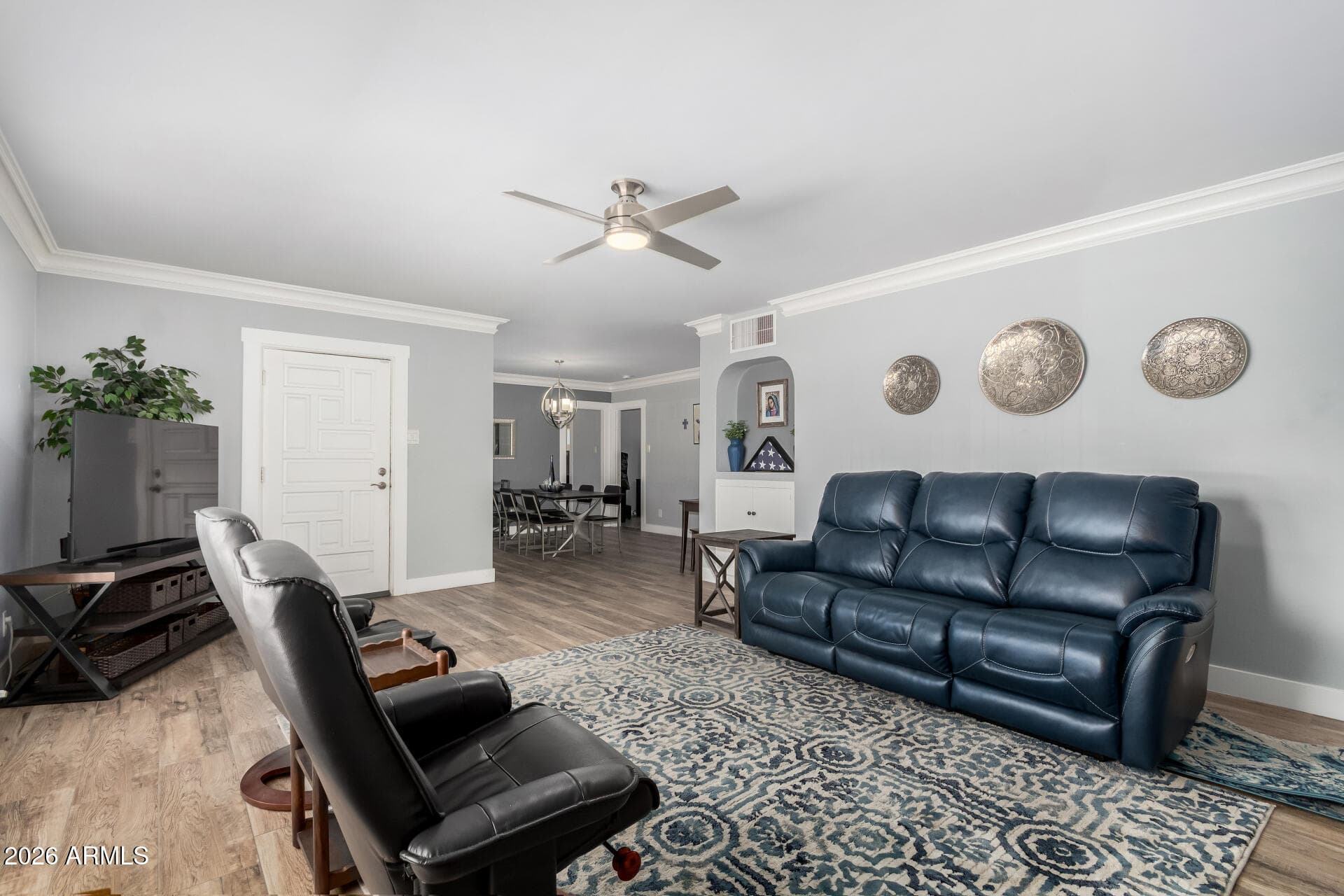 921 W Verde Ln — photo 1