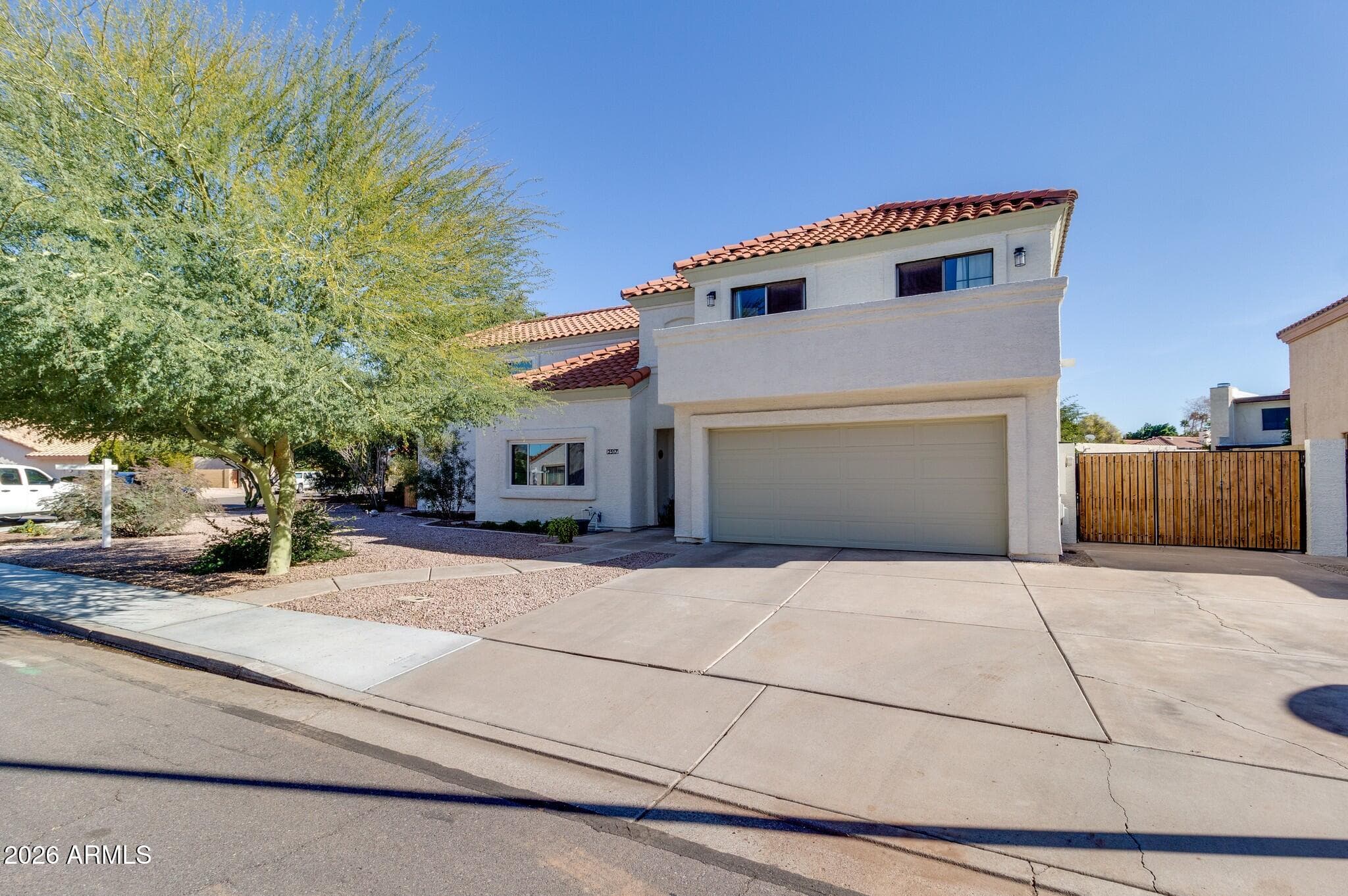 2517 W Lompoc Ave — photo 2