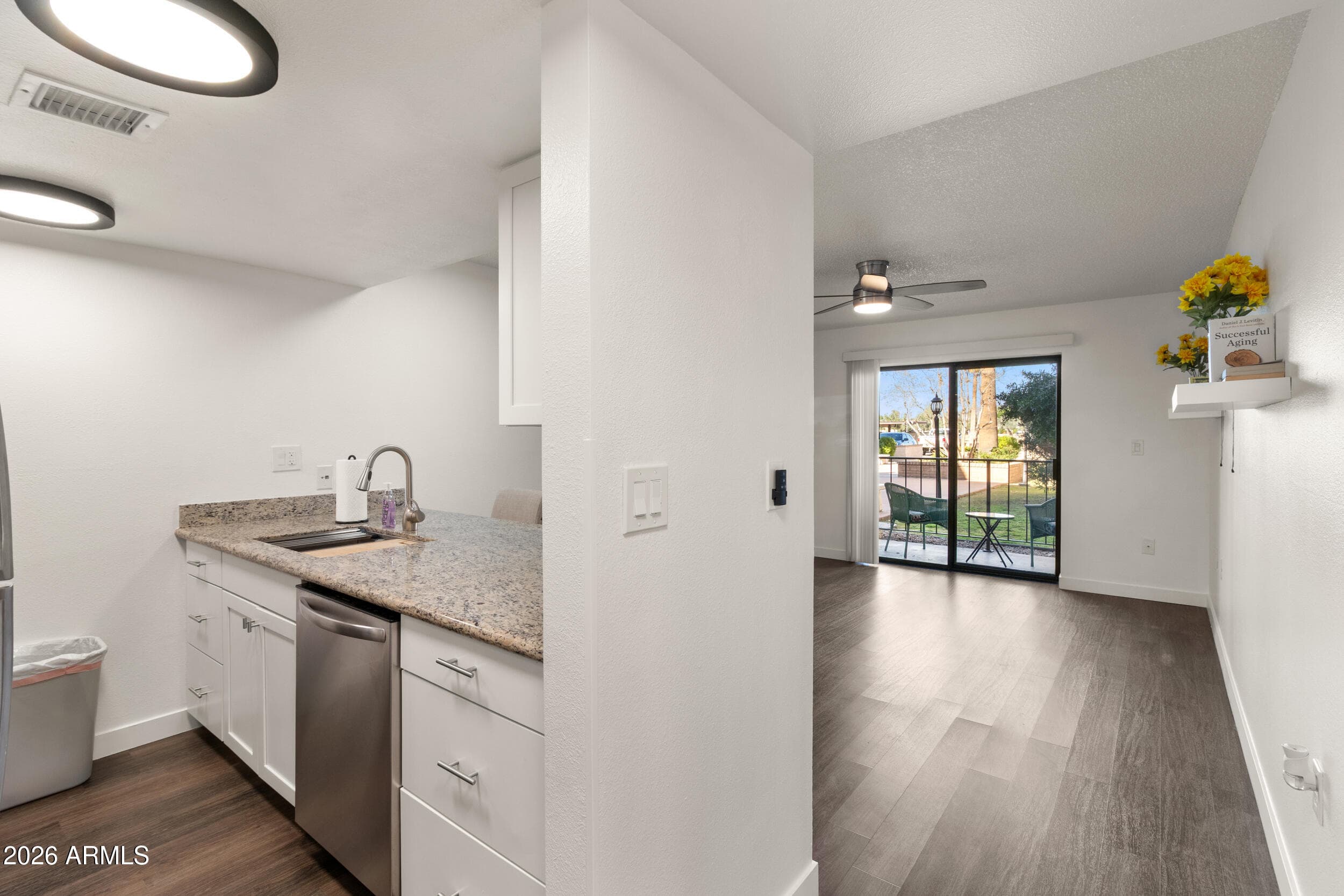 3033 E Devonshire Ave 1018 — photo 1