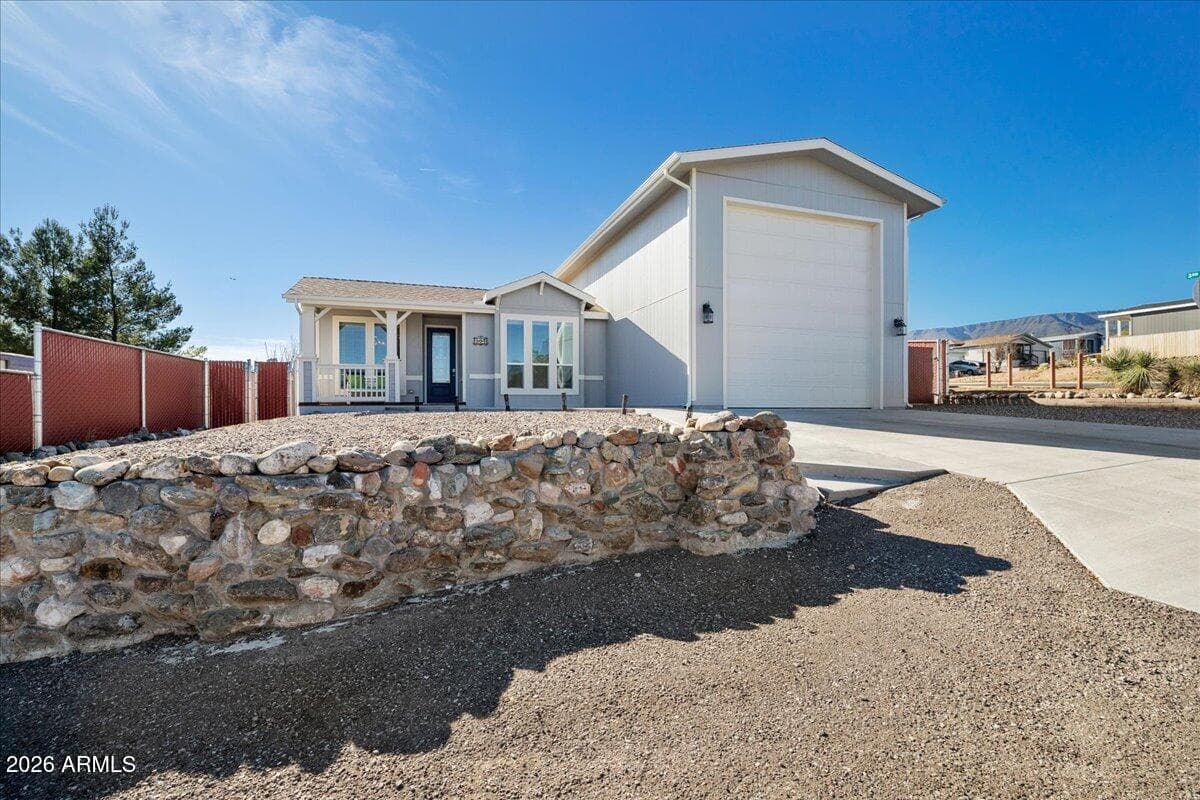 301 E Cottonwood Dr — photo 2