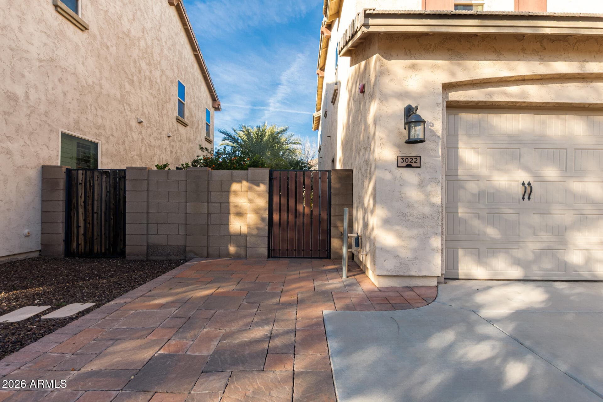 3022 E Wildhorse Dr — photo 2