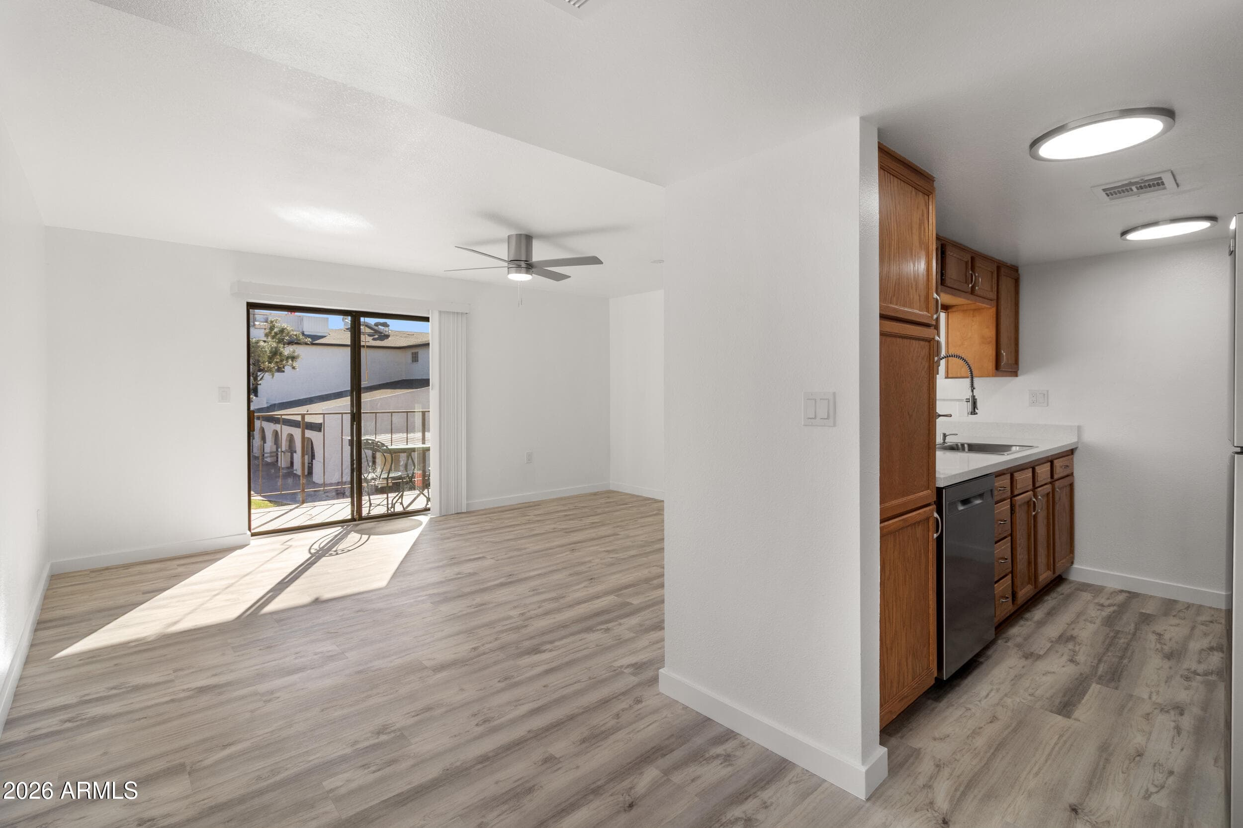 3033 E DEVONSHIRE AVE - Photo 2