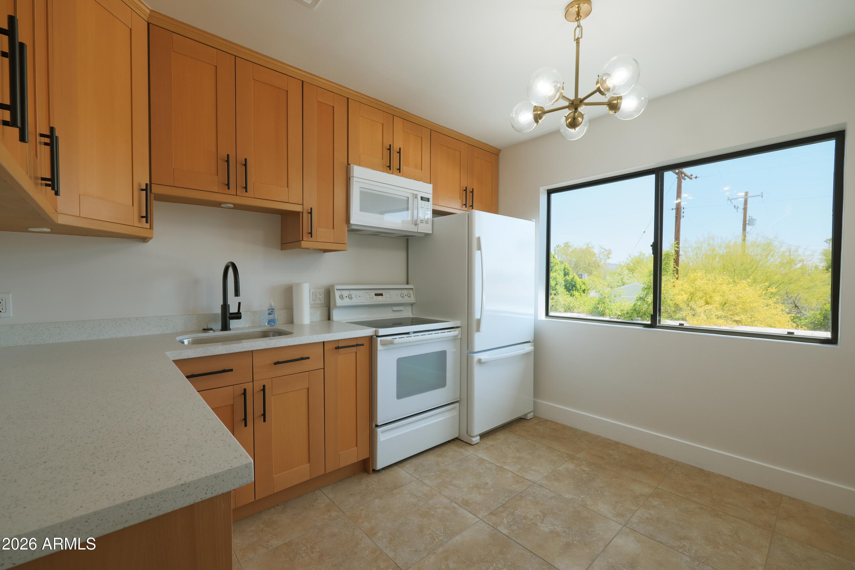 749 E Montebello Ave 231 — photo 2