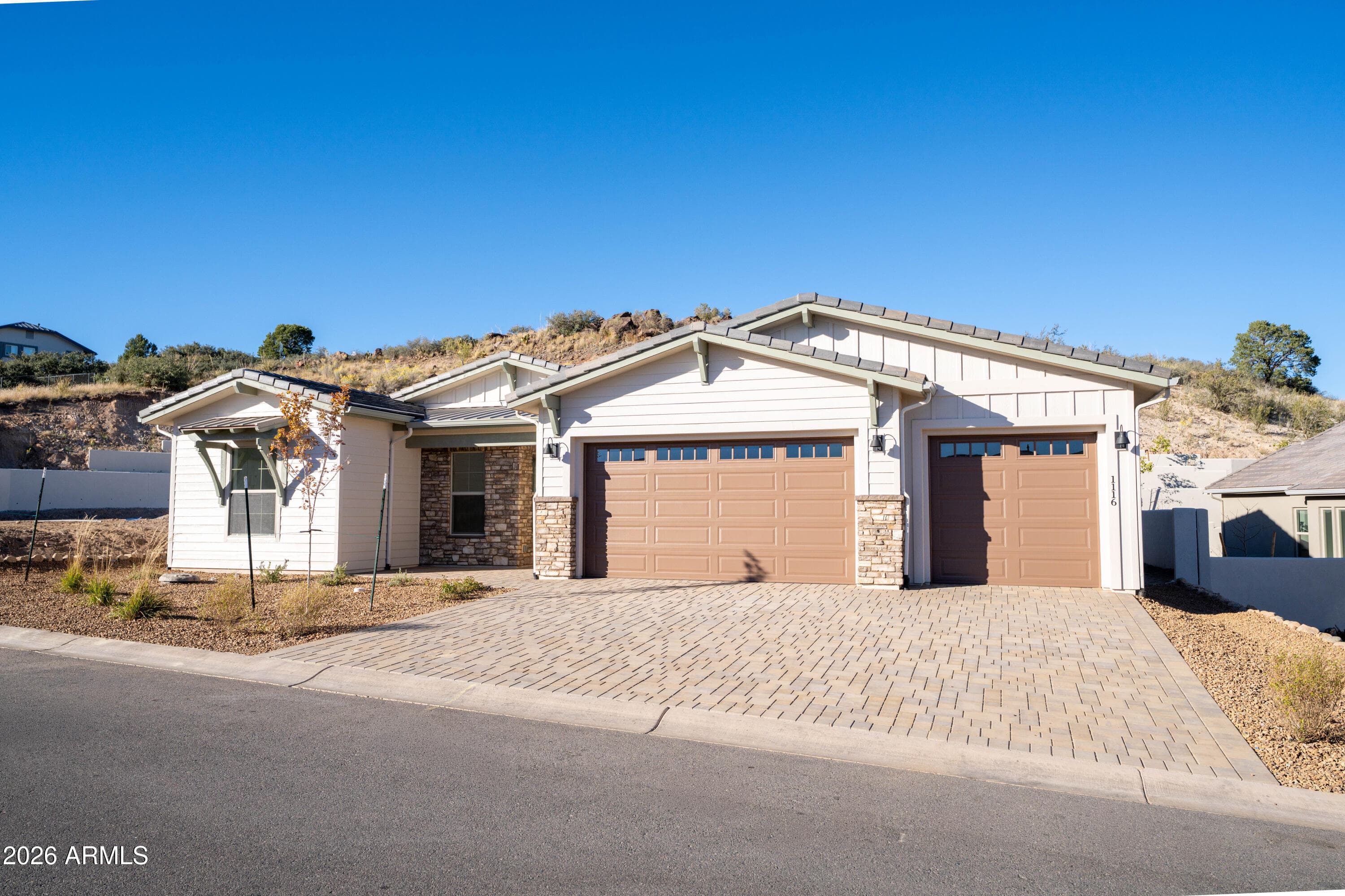 1116 S Lakeview Dr — photo 1