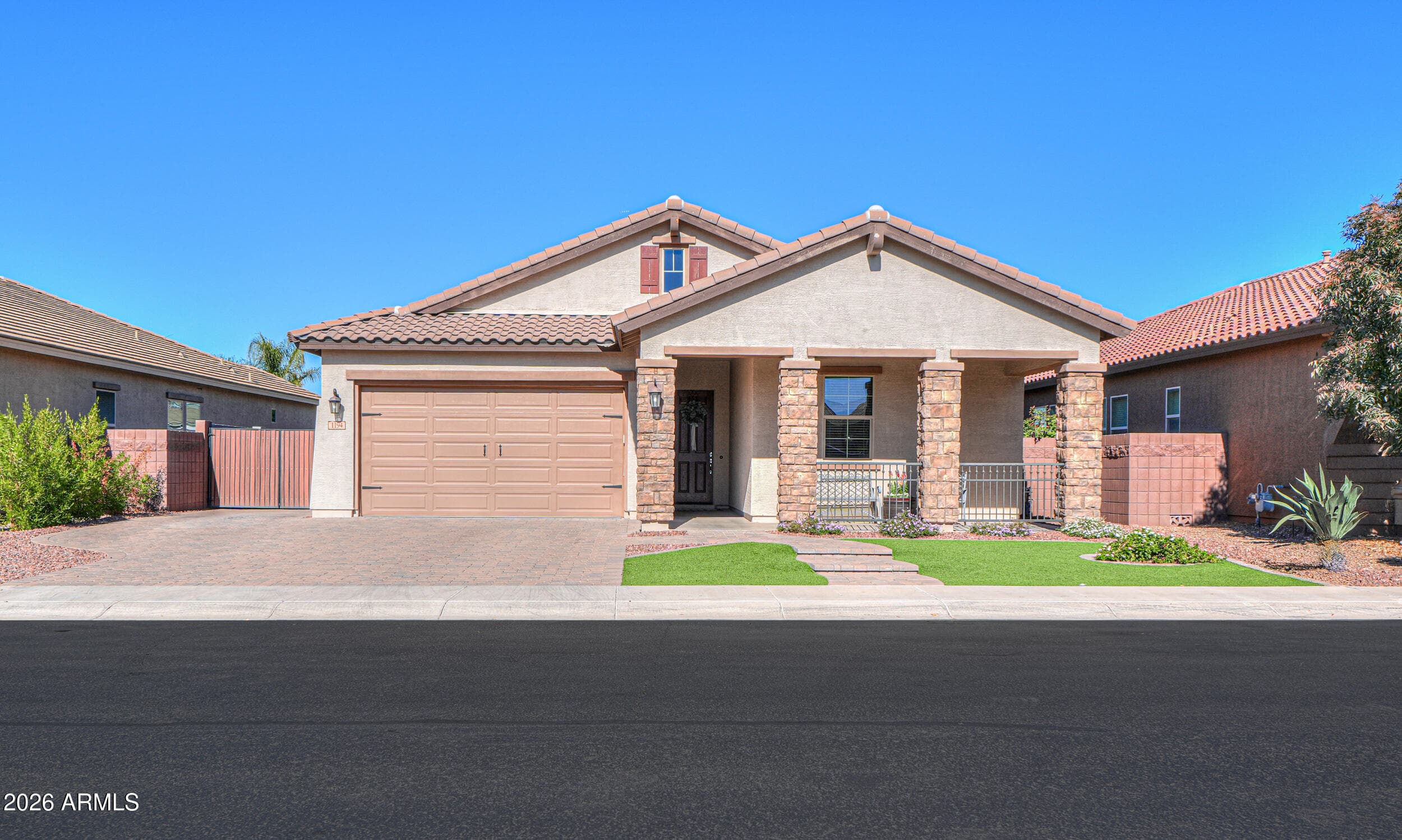 1194 W Spine Tree Ave — photo 1