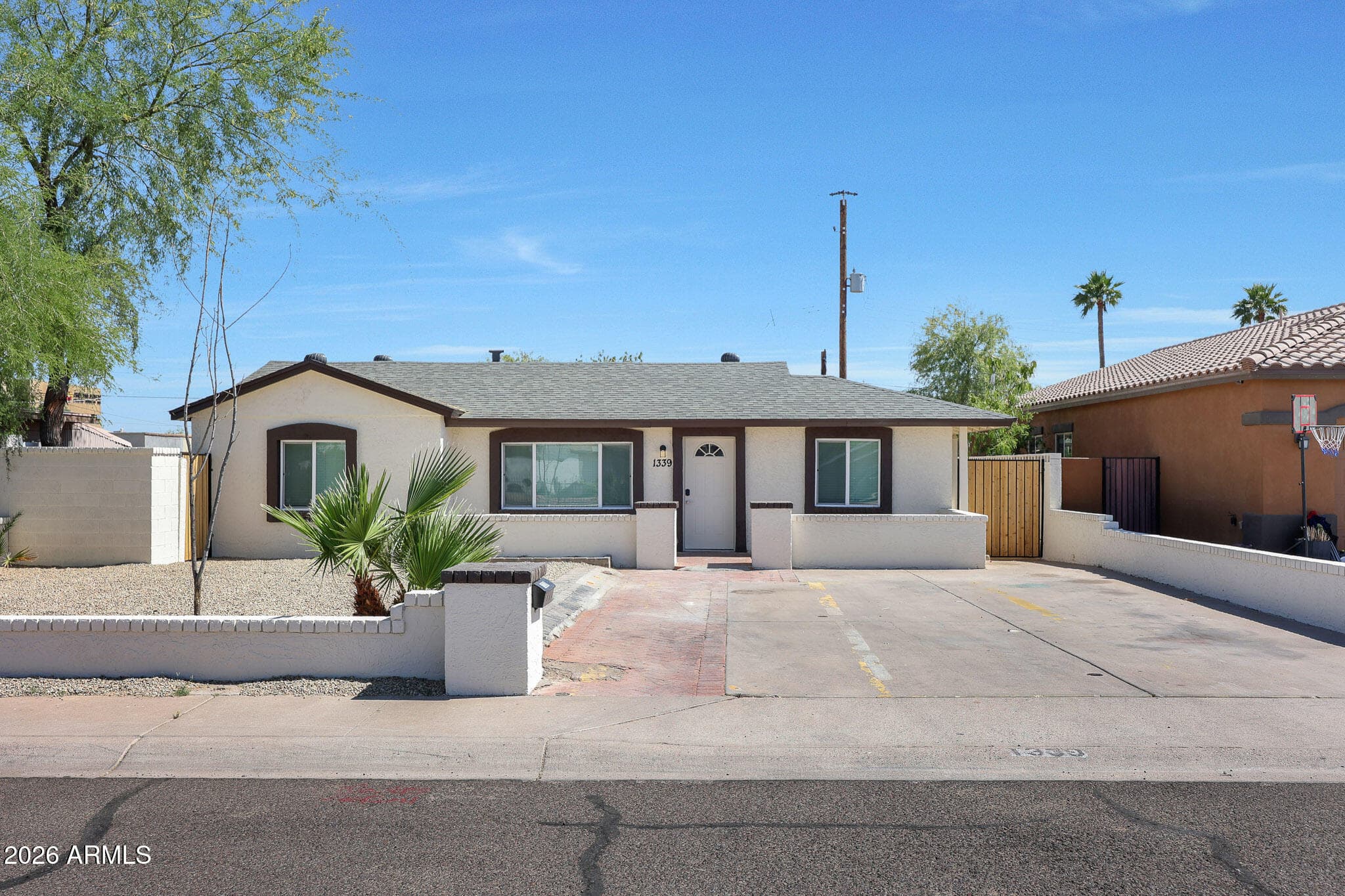 1339 E Glenrosa Ave — photo 1