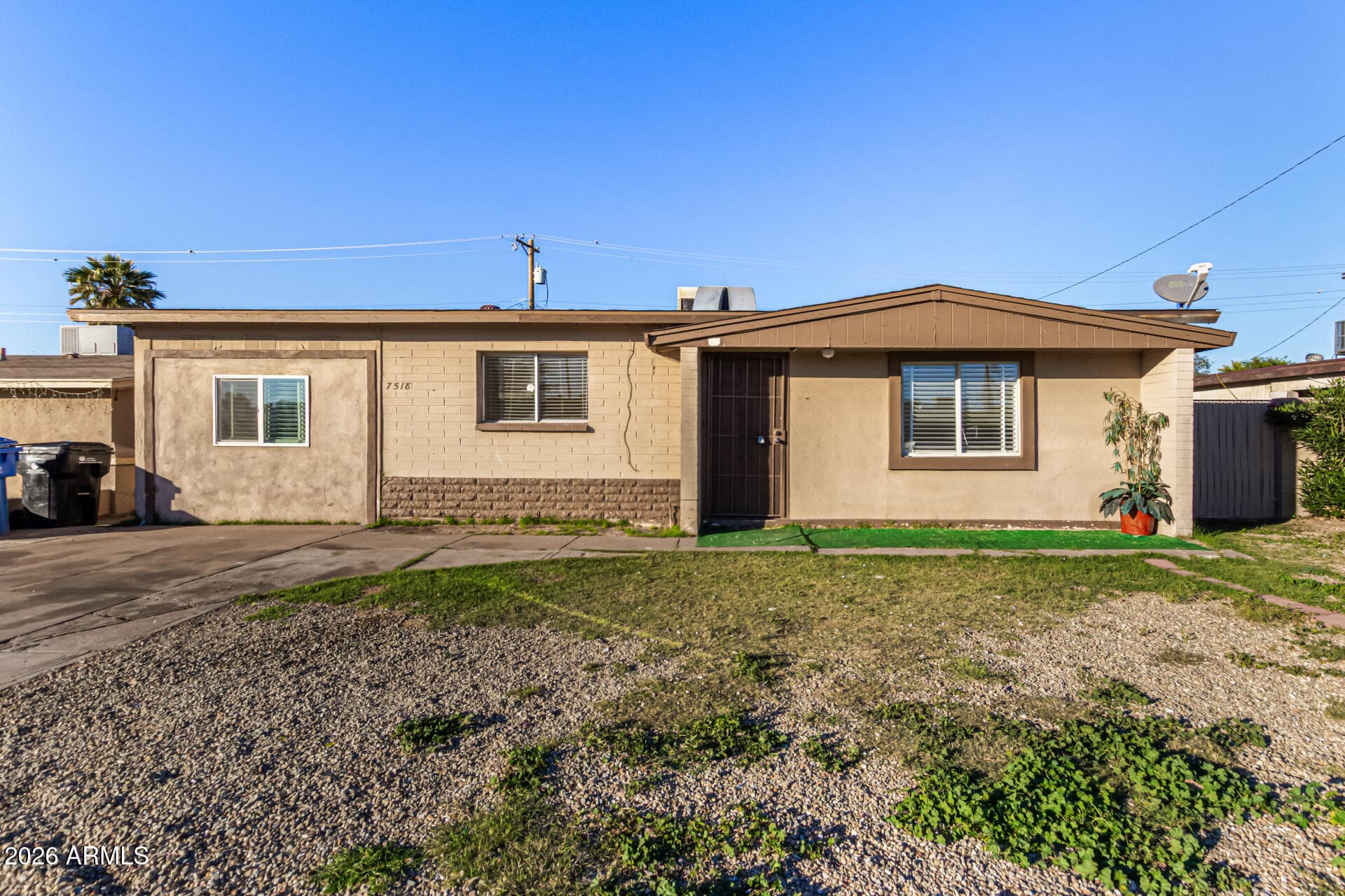 7518 W Whitton Ave — photo 1
