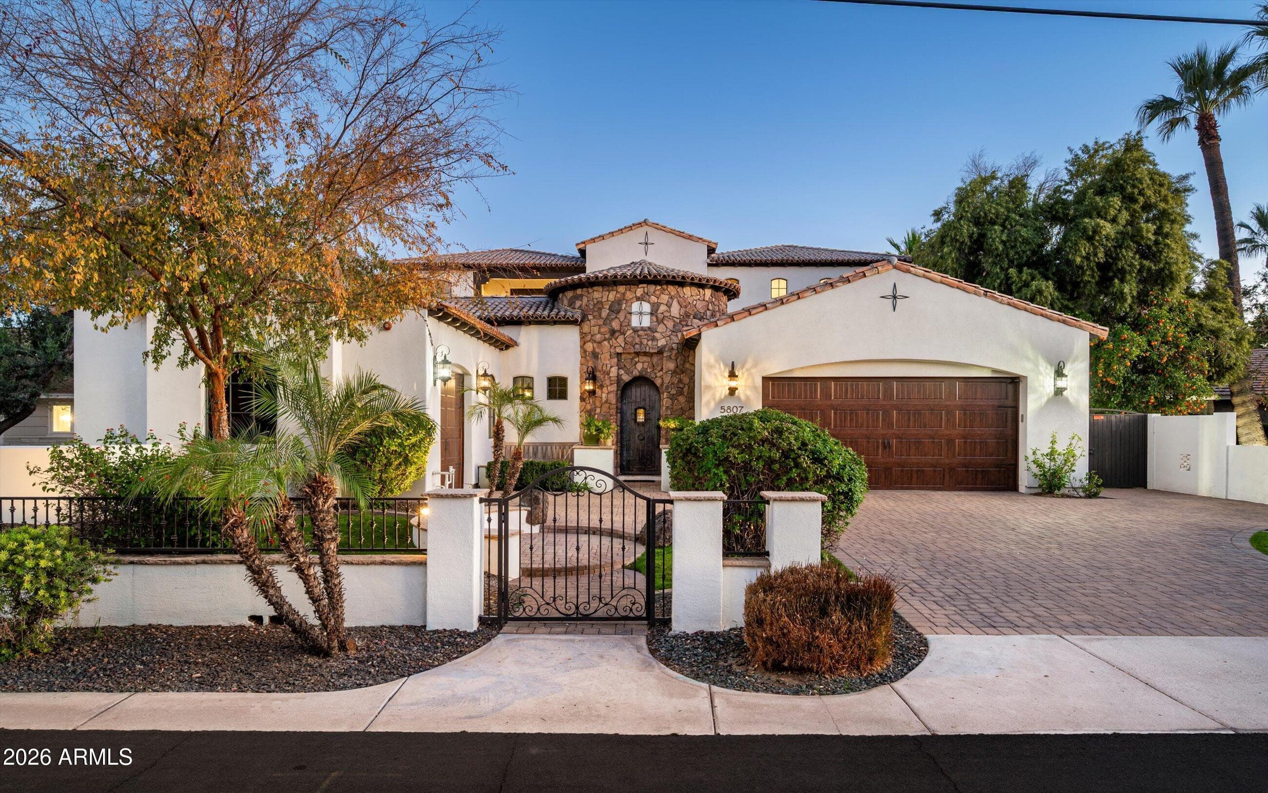 5807 E Orange Blossom Ln — photo 2