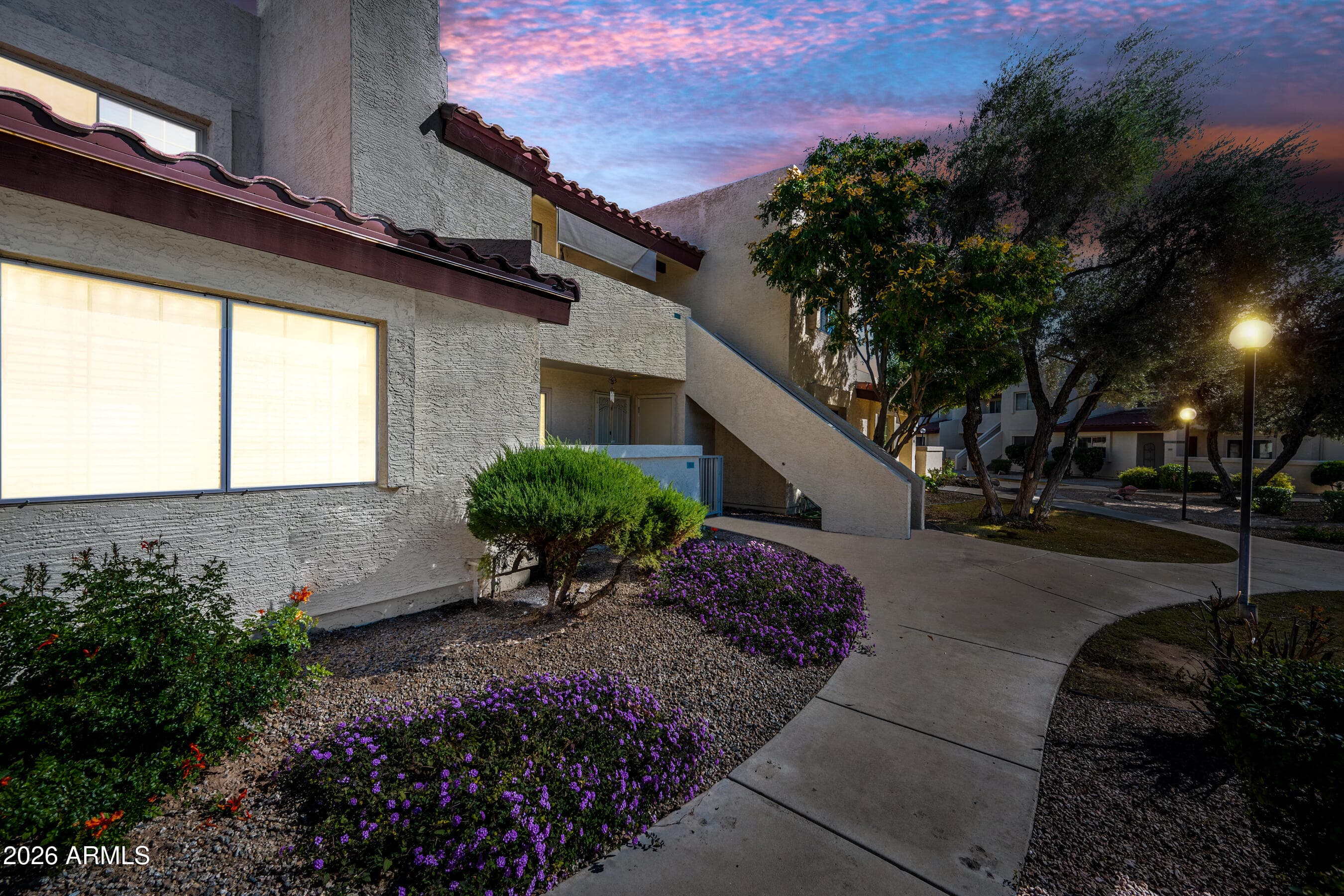 2020 W Union Hills Dr 211 — photo 2