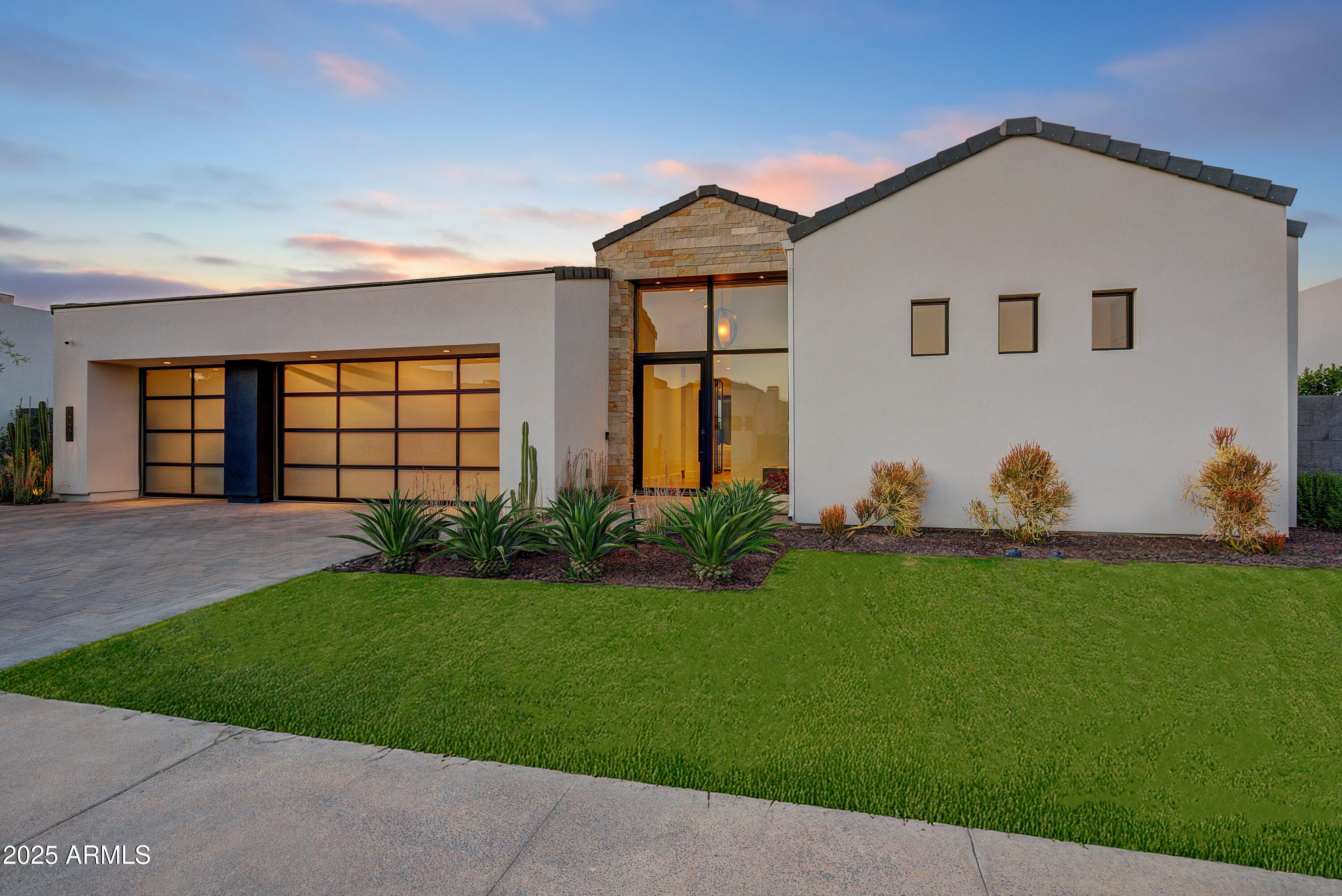 6930 E Cactus Wren Rd — photo 1