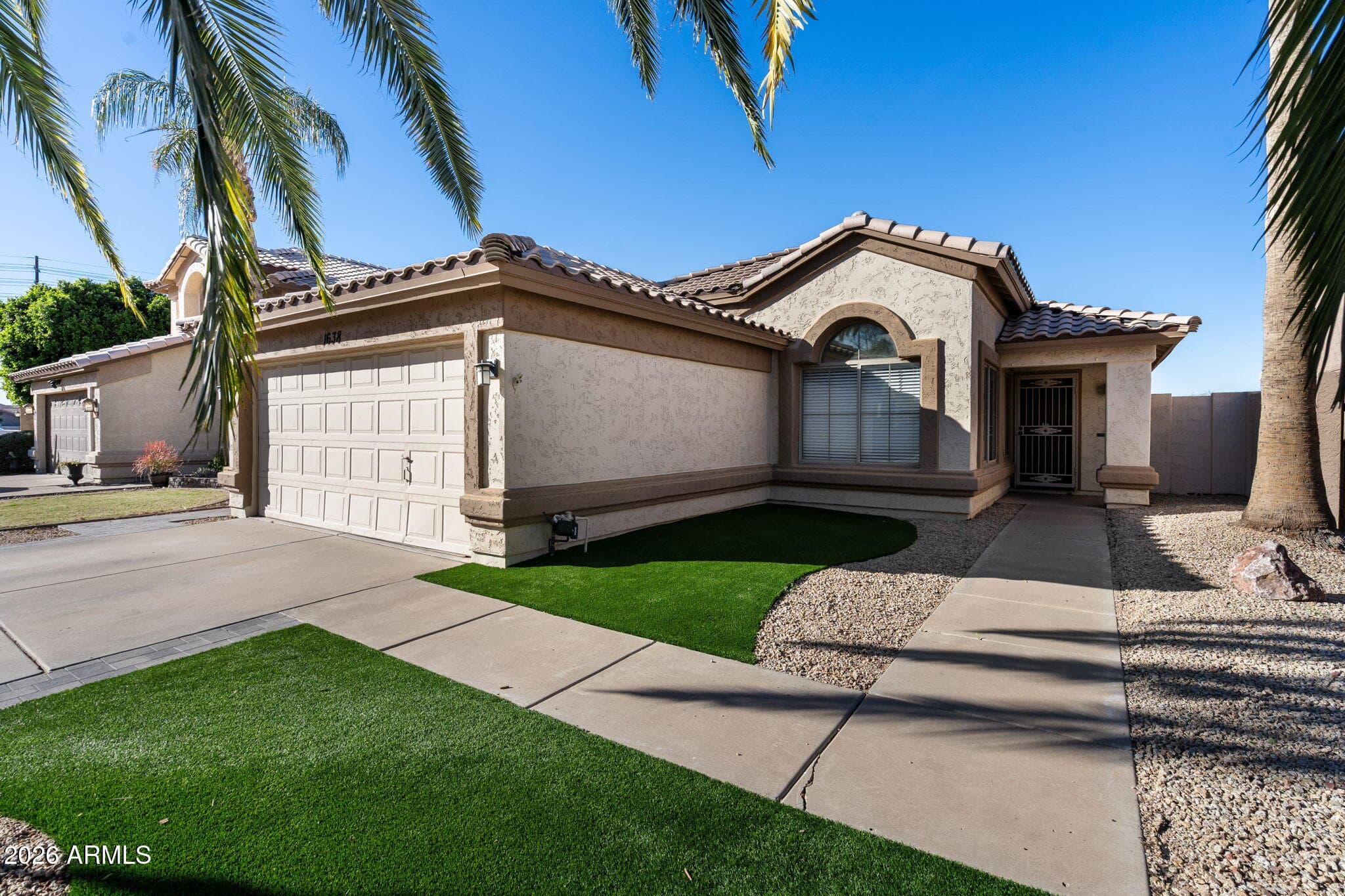 1638 E Barbarita Ave — photo 1
