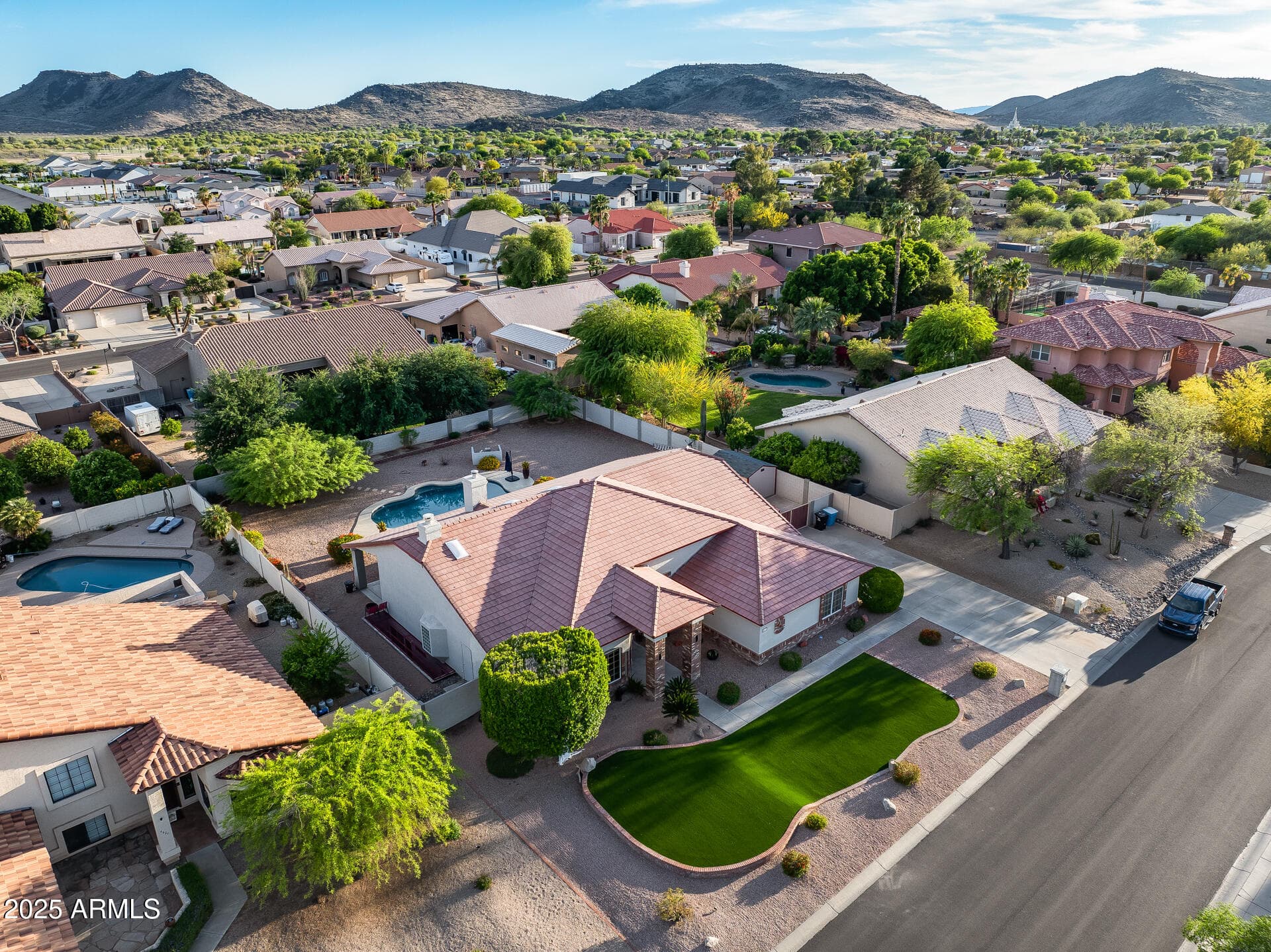 4637 W Misty Willow Ln — photo 1