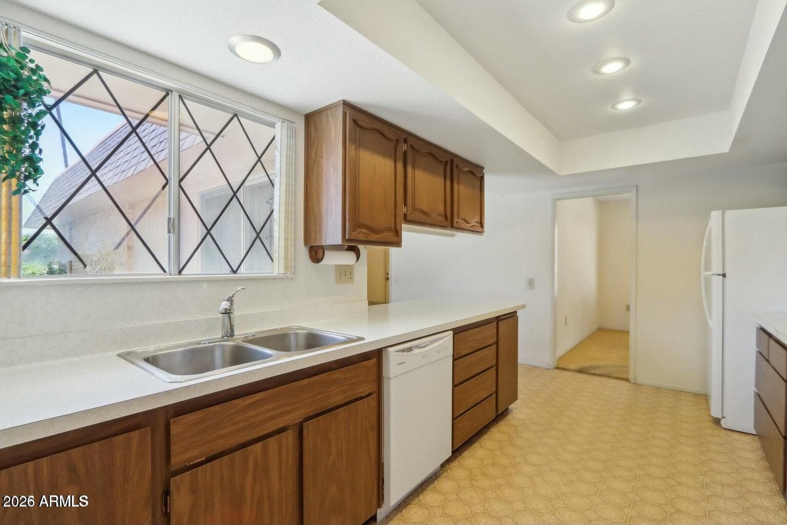 9706 W Long Hills Dr — photo 2