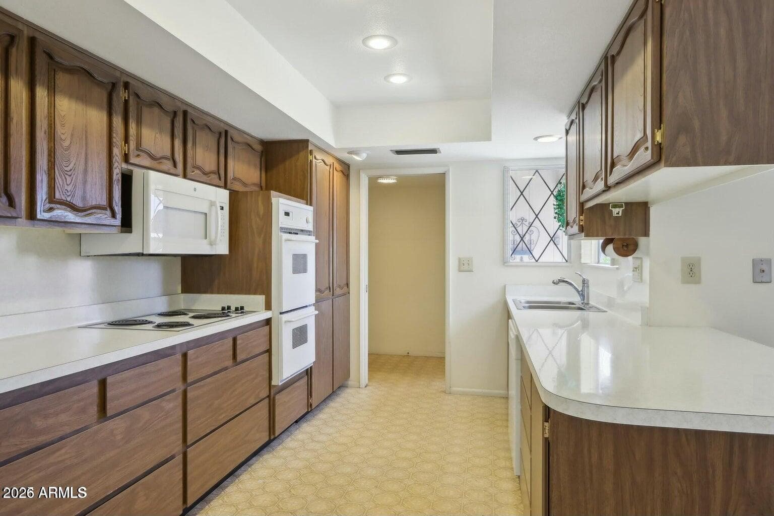 9706 W LONG HILLS DR - Photo 4
