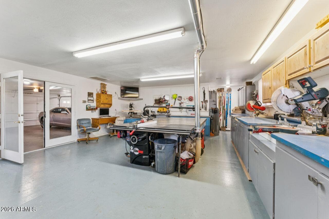 1038 E Friar Ave — photo 1