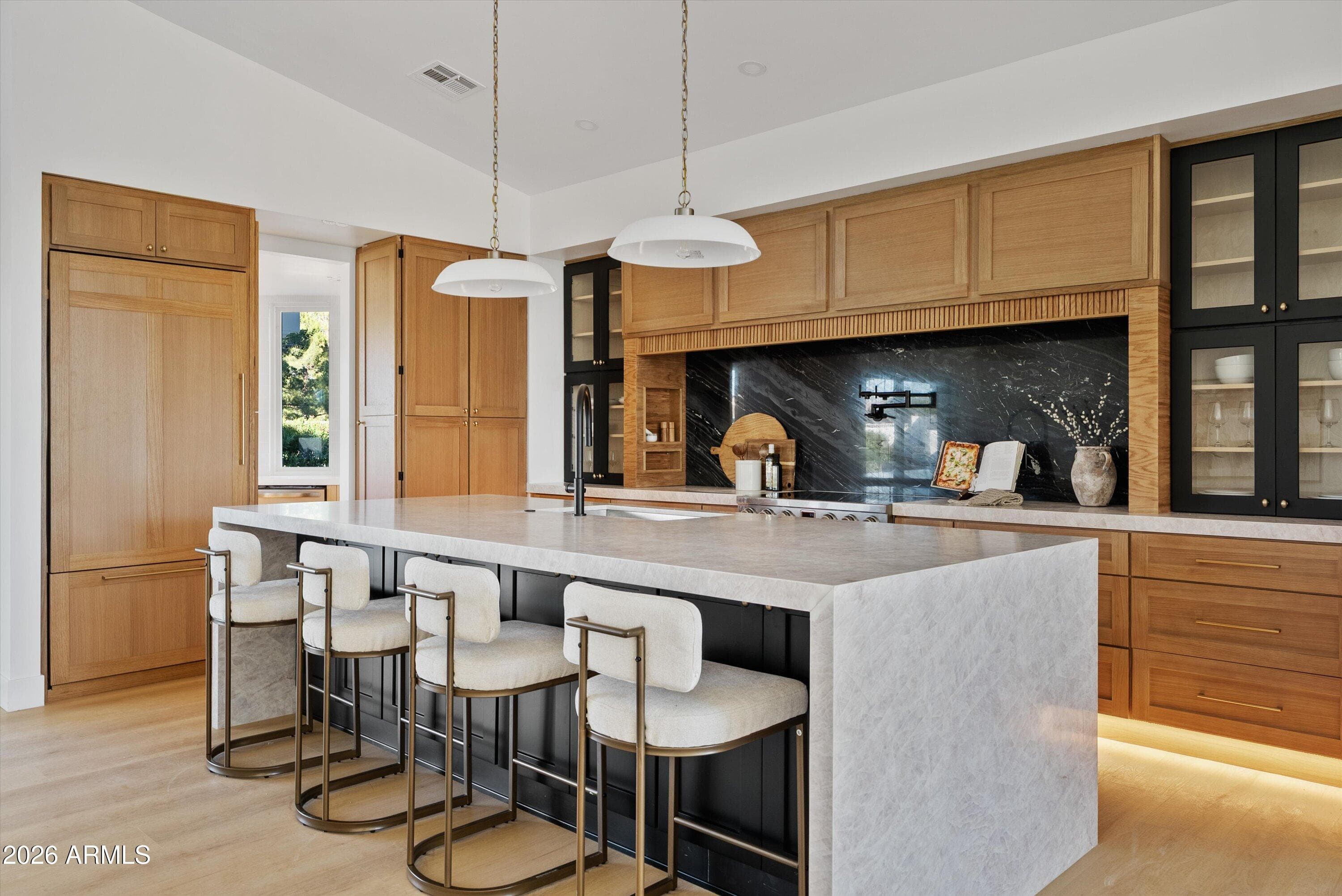 4928 E Paradise Ln — photo 1