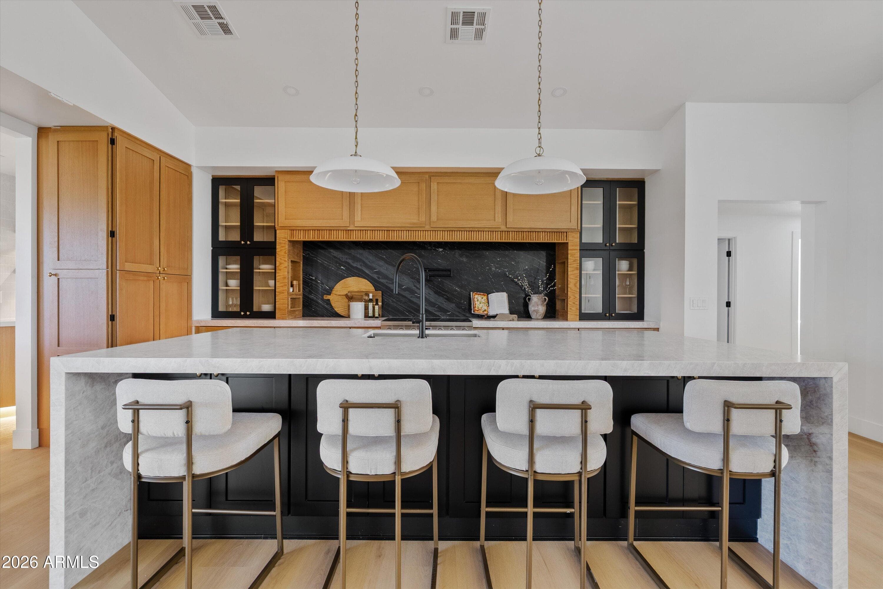 4928 E Paradise Ln — photo 2