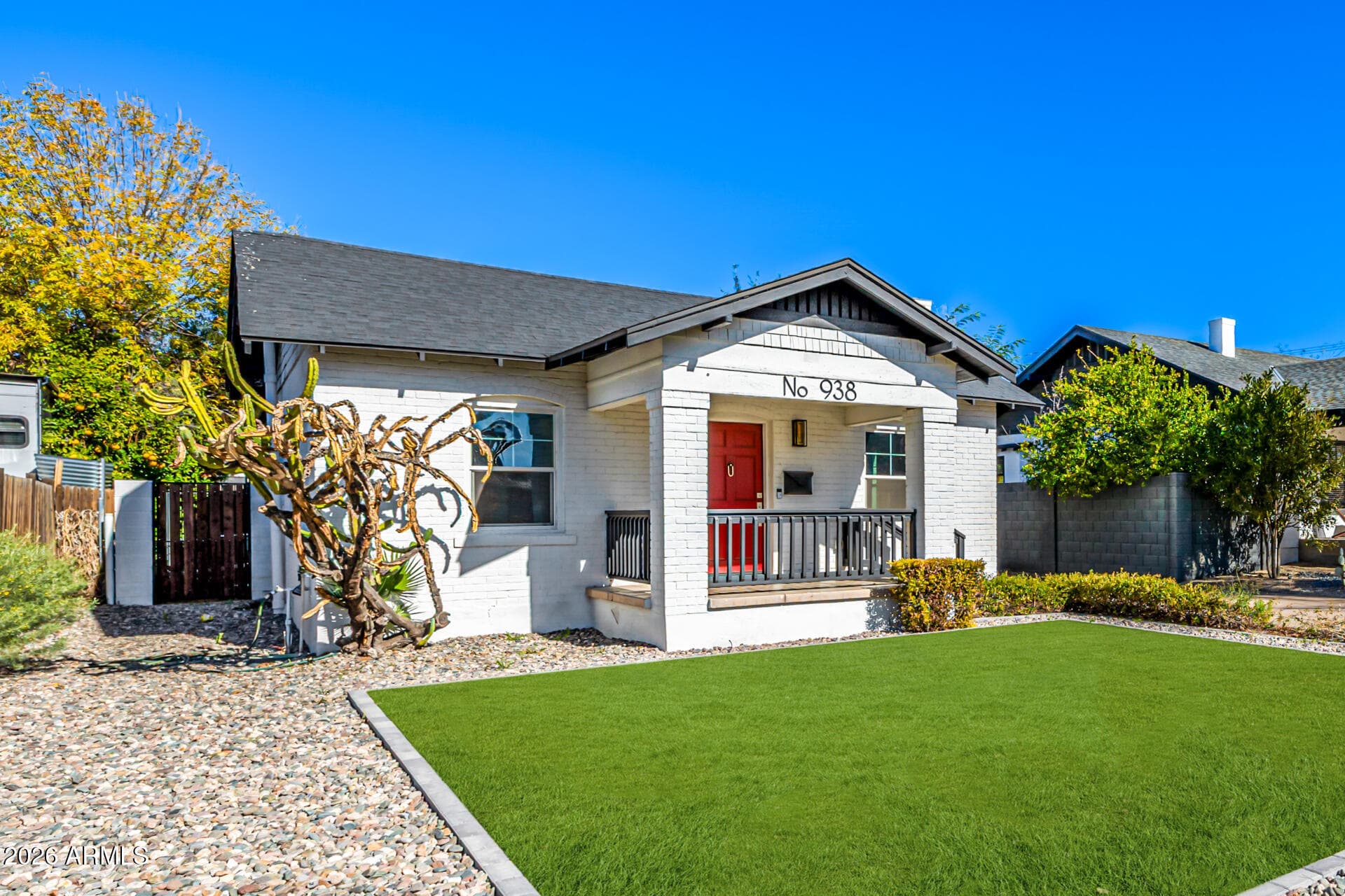 938 E Coronado Rd — photo 2