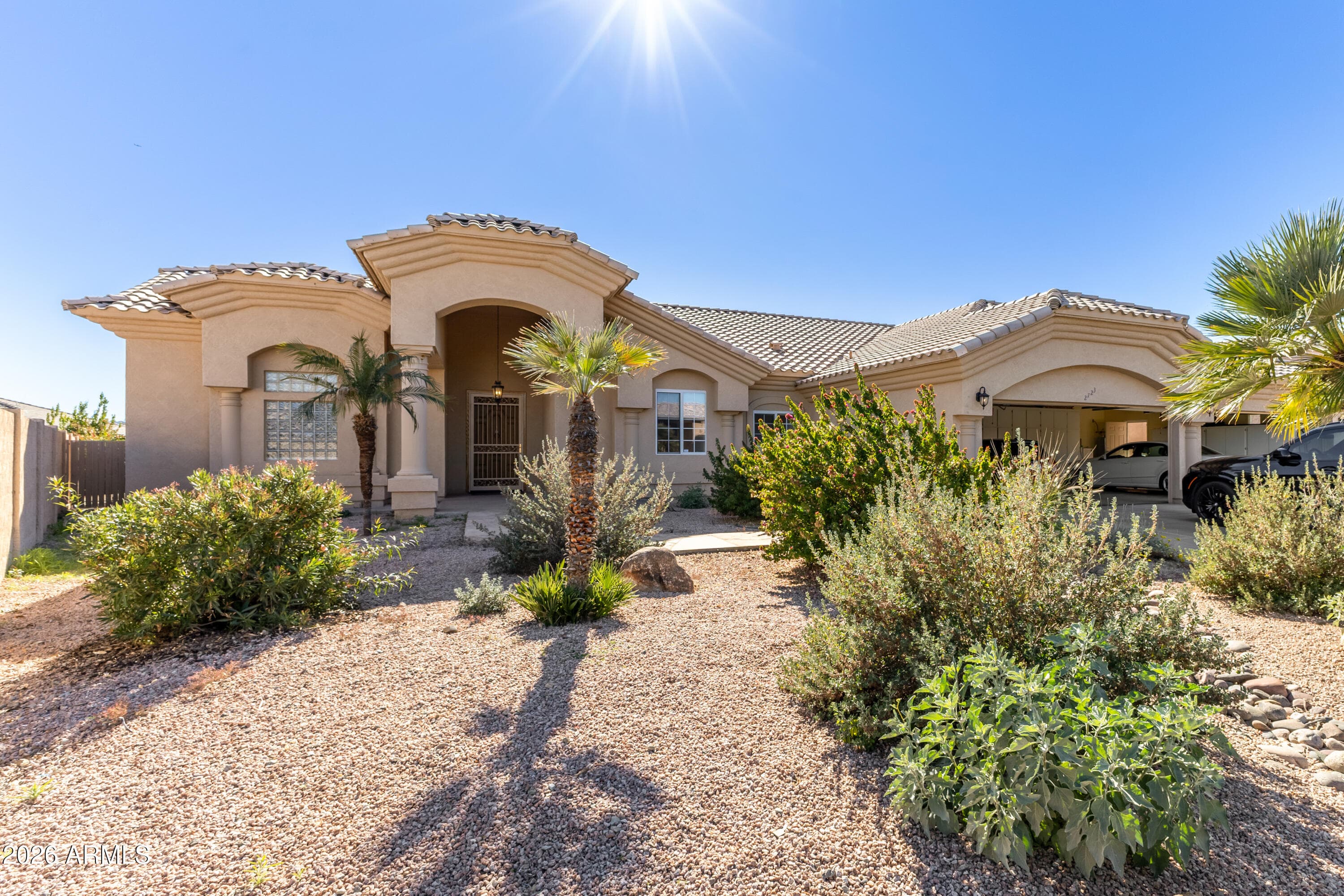 2723 E Acoma Dr — photo 1