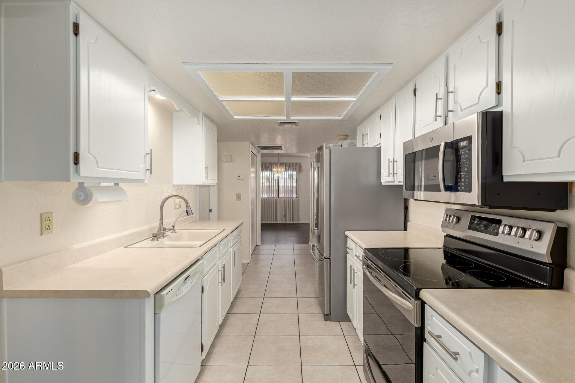 520 S GREENFIELD RD - Photo 2