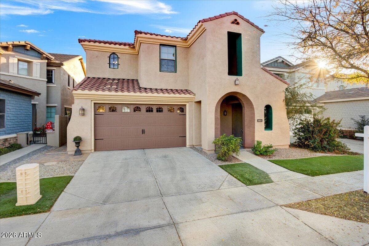 3341 E Windsor Dr — photo 1