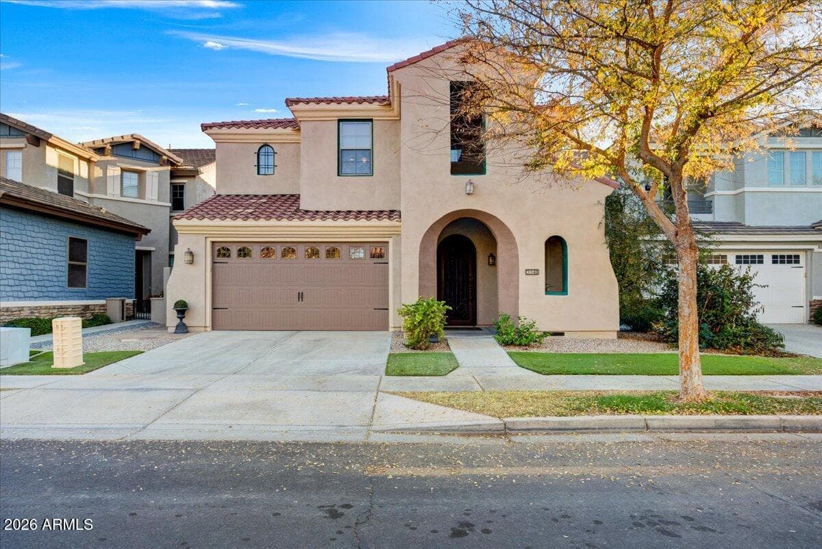 3341 E Windsor Dr — photo 2