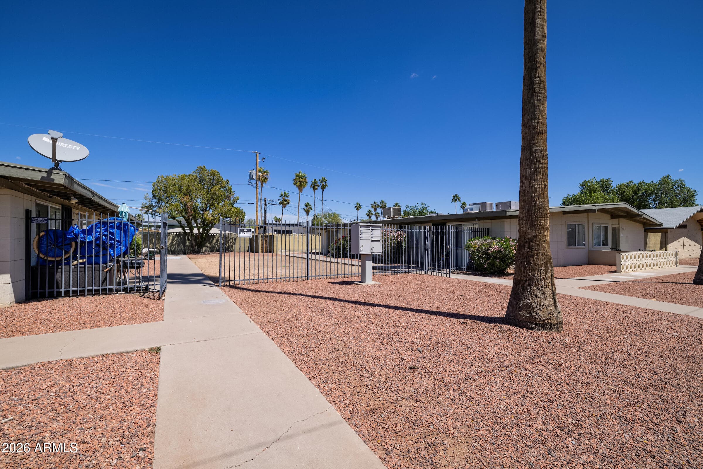 6644 E CHEERY LYNN RD - Photo 4
