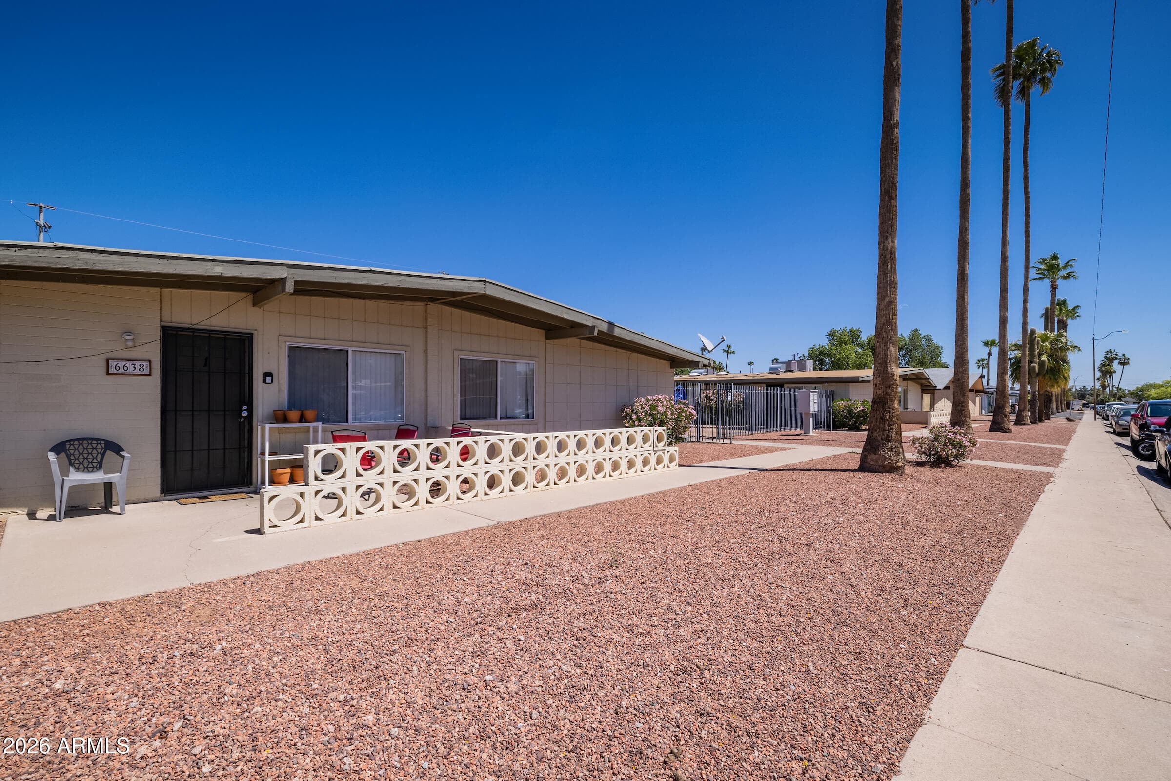 6638 E Cheery Lynn Rd — photo 1