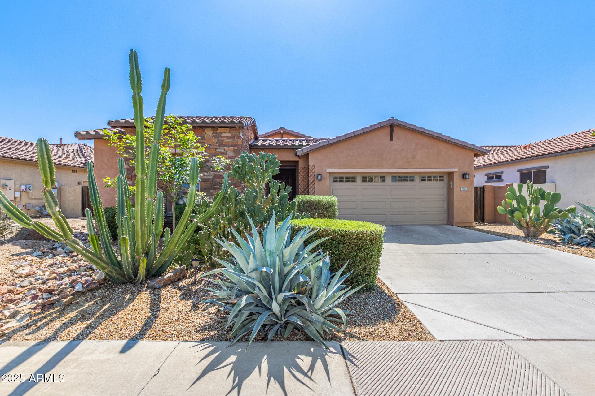 17743 W Verdin Rd — photo 2