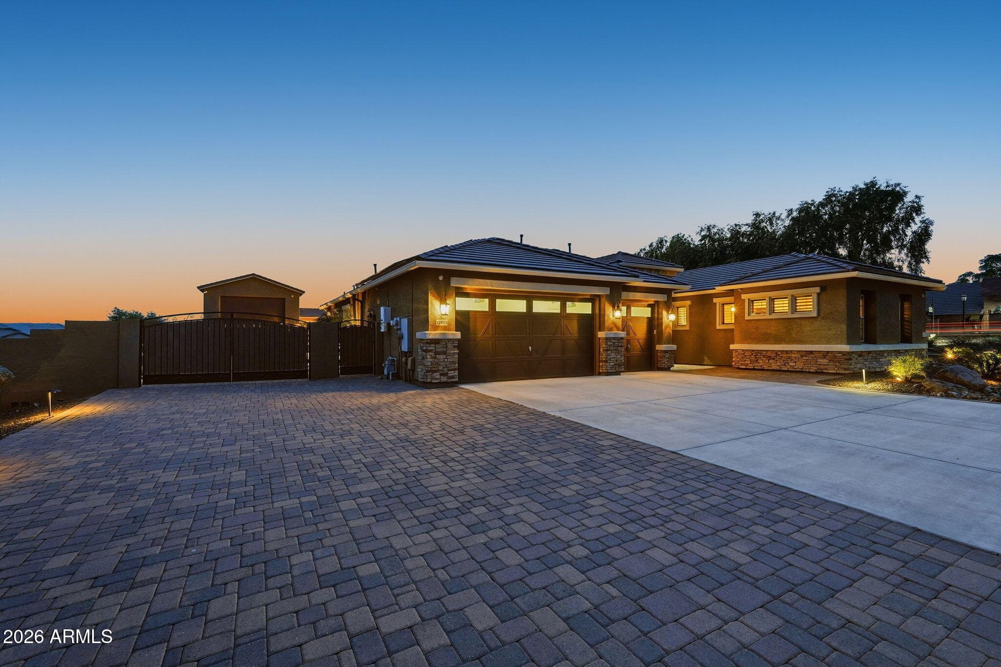 12823 W Keim Dr — photo 2