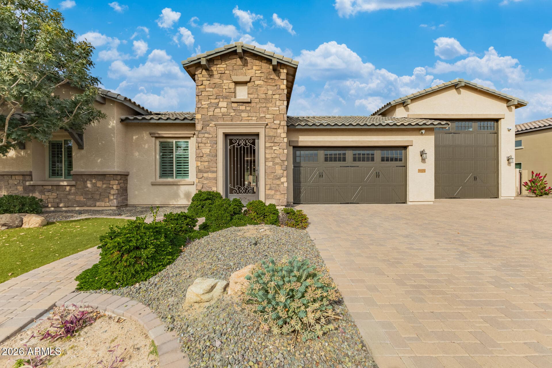 9176 W Sands Dr — photo 1