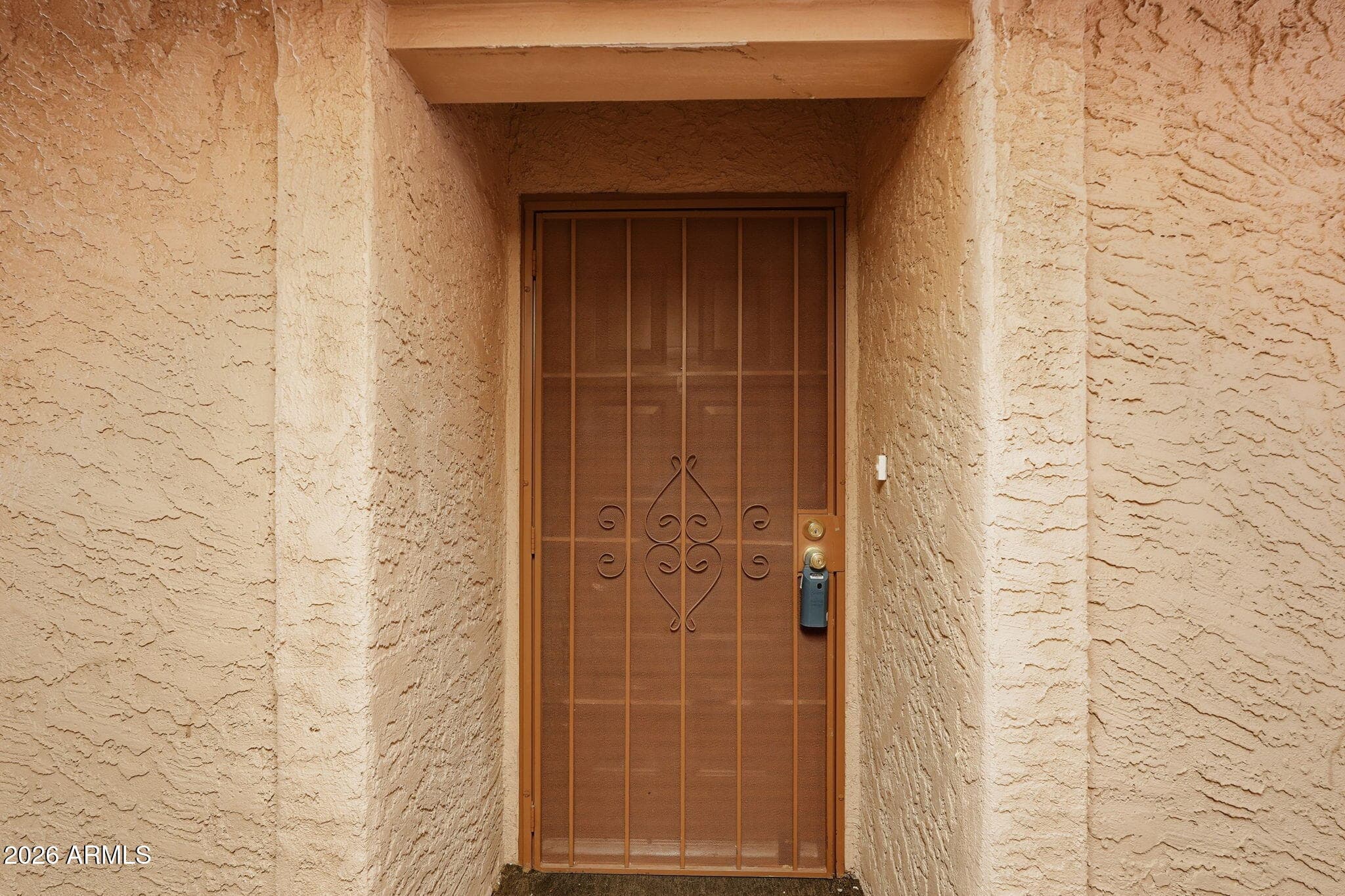 540 N MAY ST - Photo 3