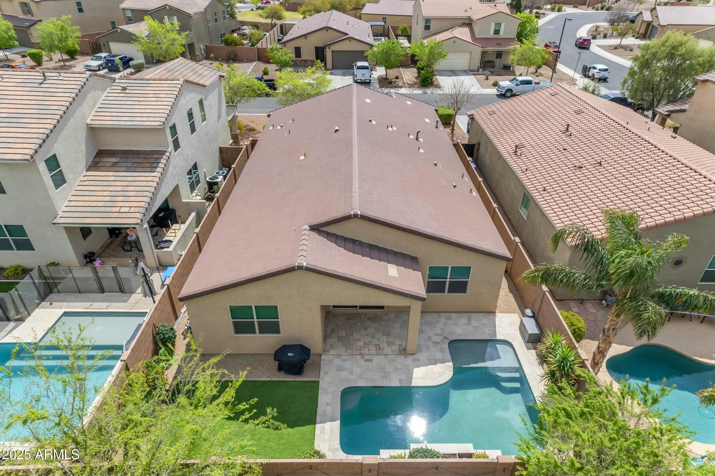 696 W Glen Canyon Dr — photo 2