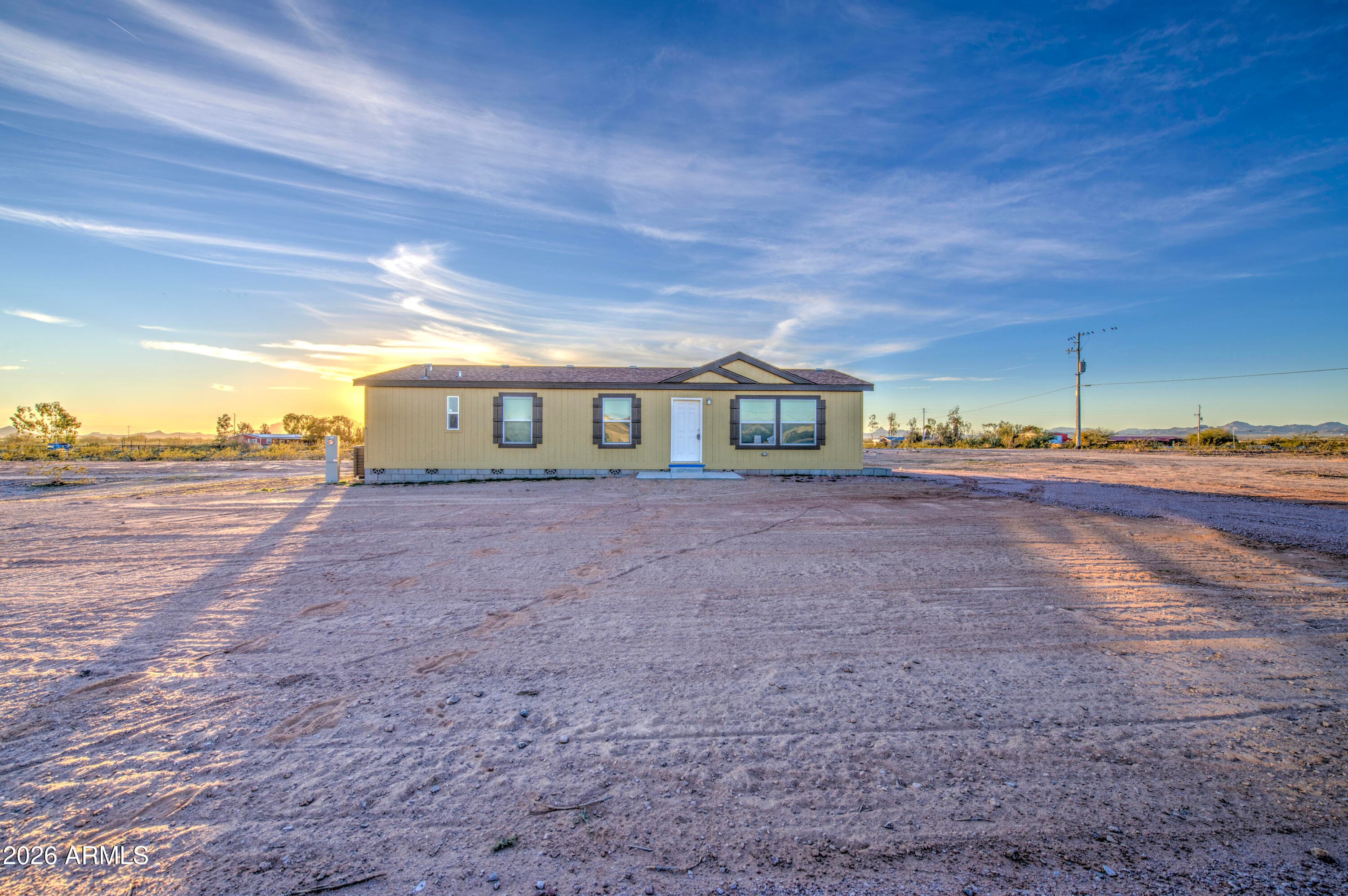 38321 W San Miguel Ave — photo 1