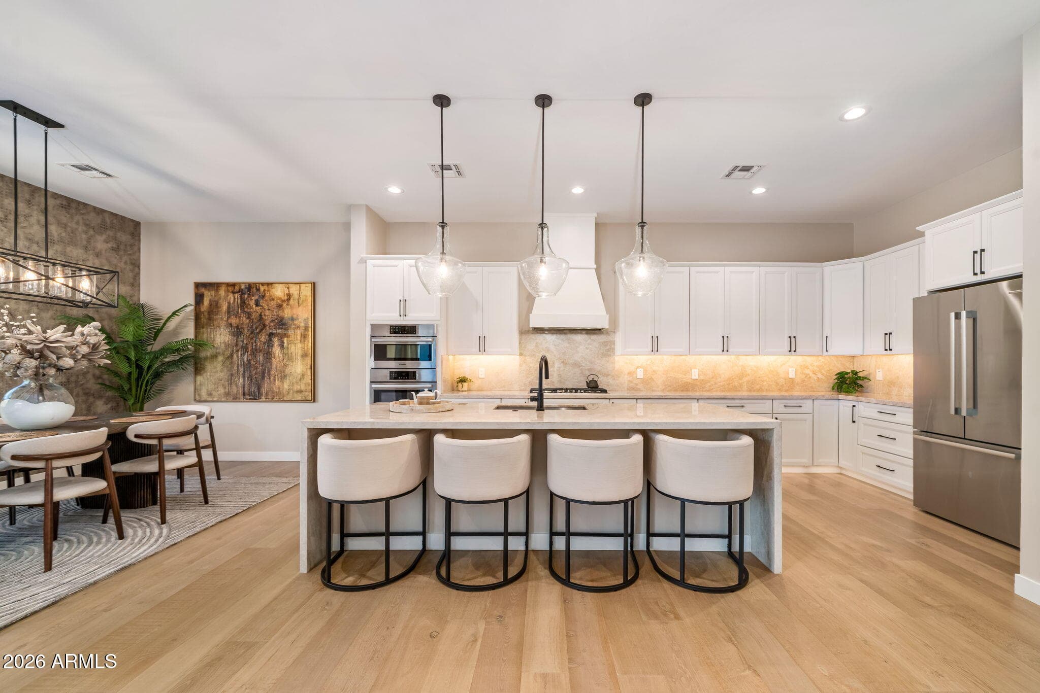 3810 E Clarendon Ave — photo 2