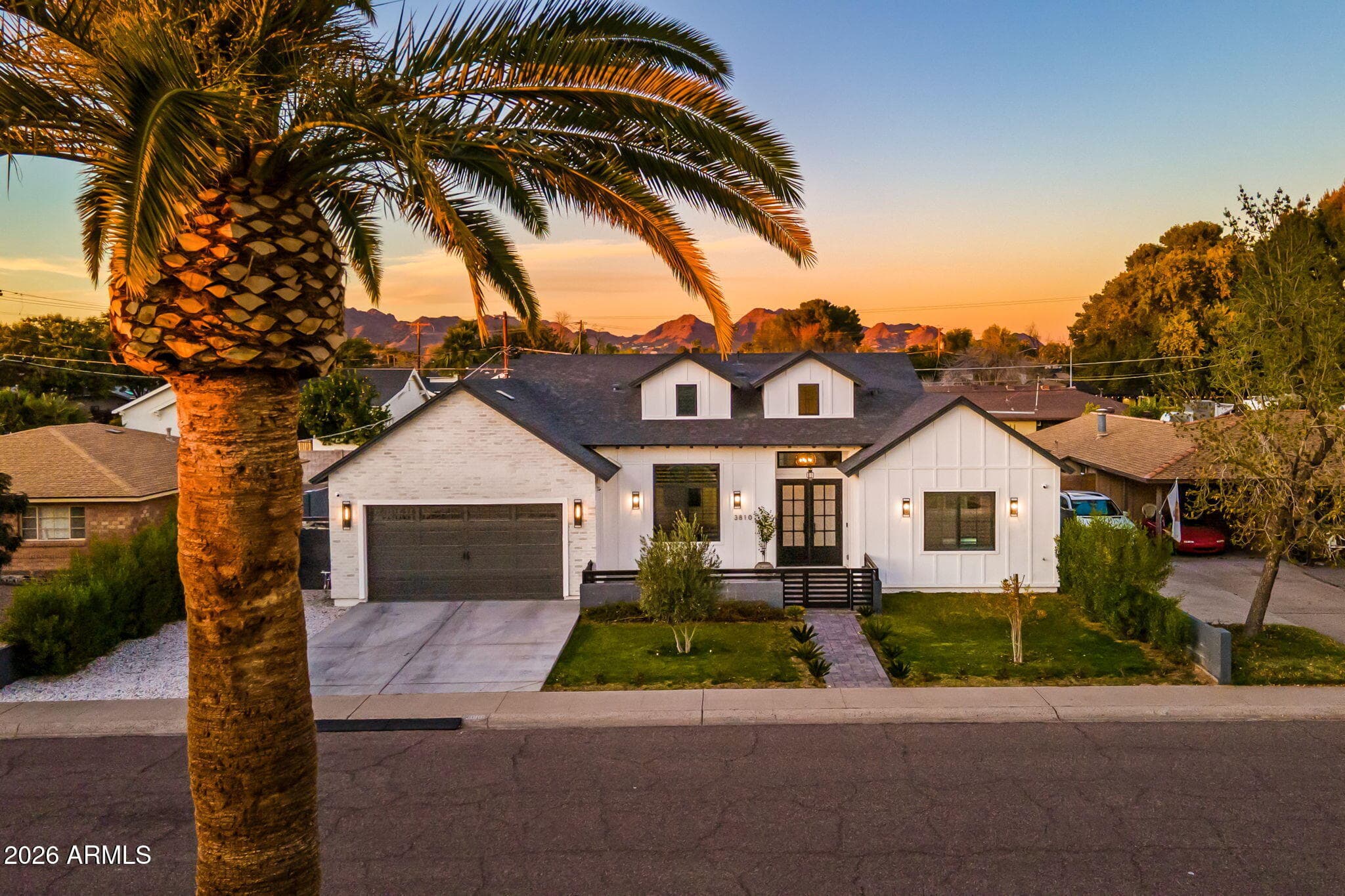 3810 E Clarendon Ave — photo 1