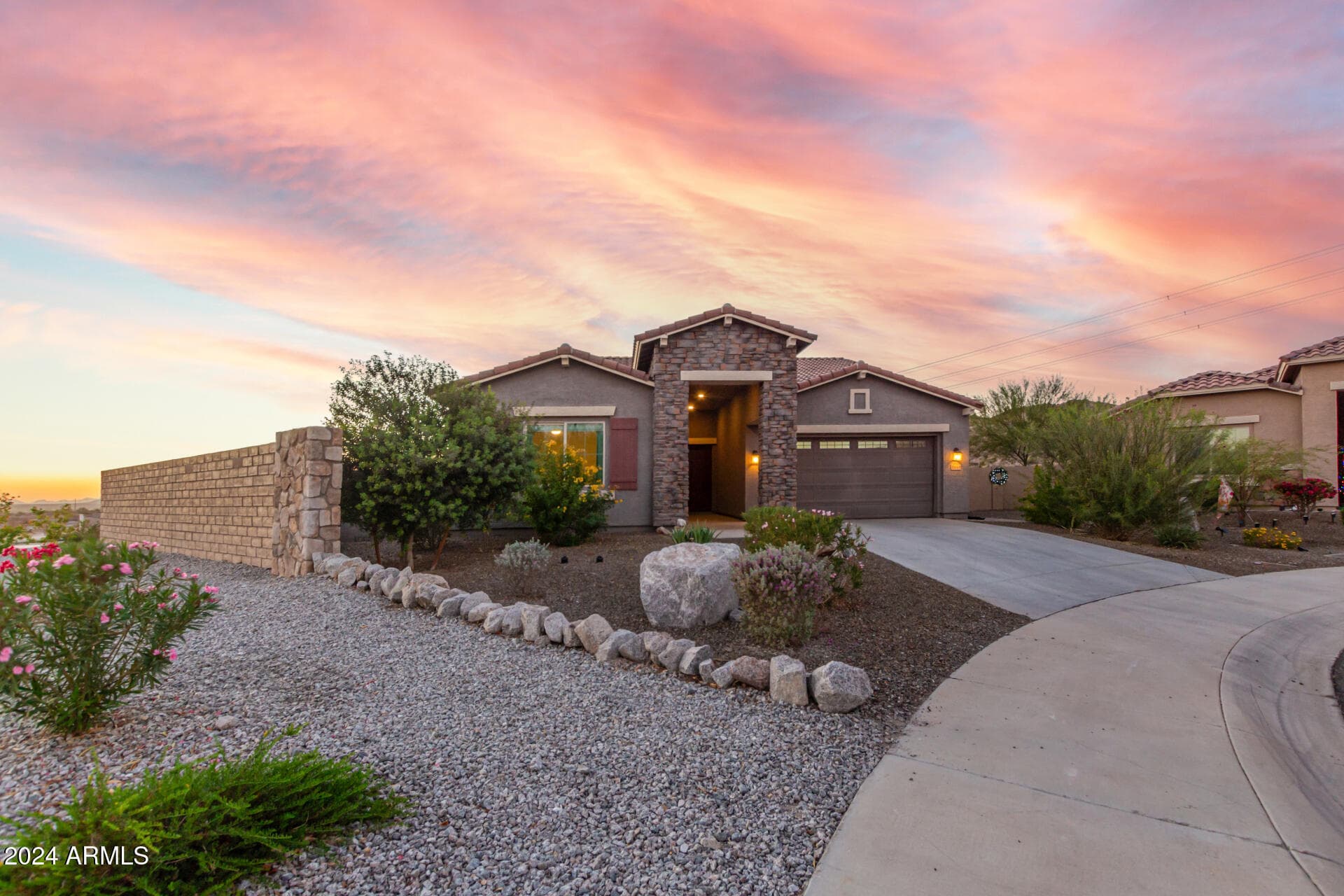 18668 W CHUCKWALLA CANYON RD - Photo 2