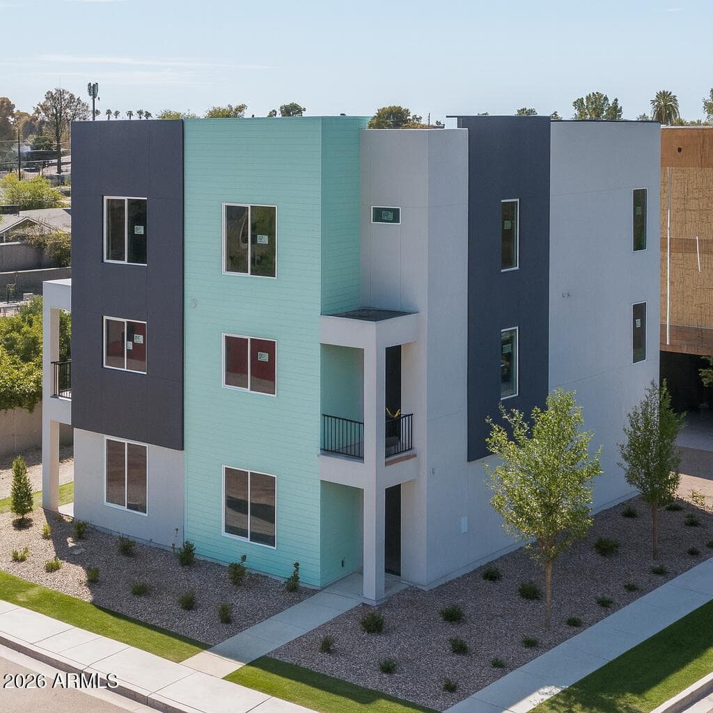 2601 E Clarendon Ave 2 — photo 2