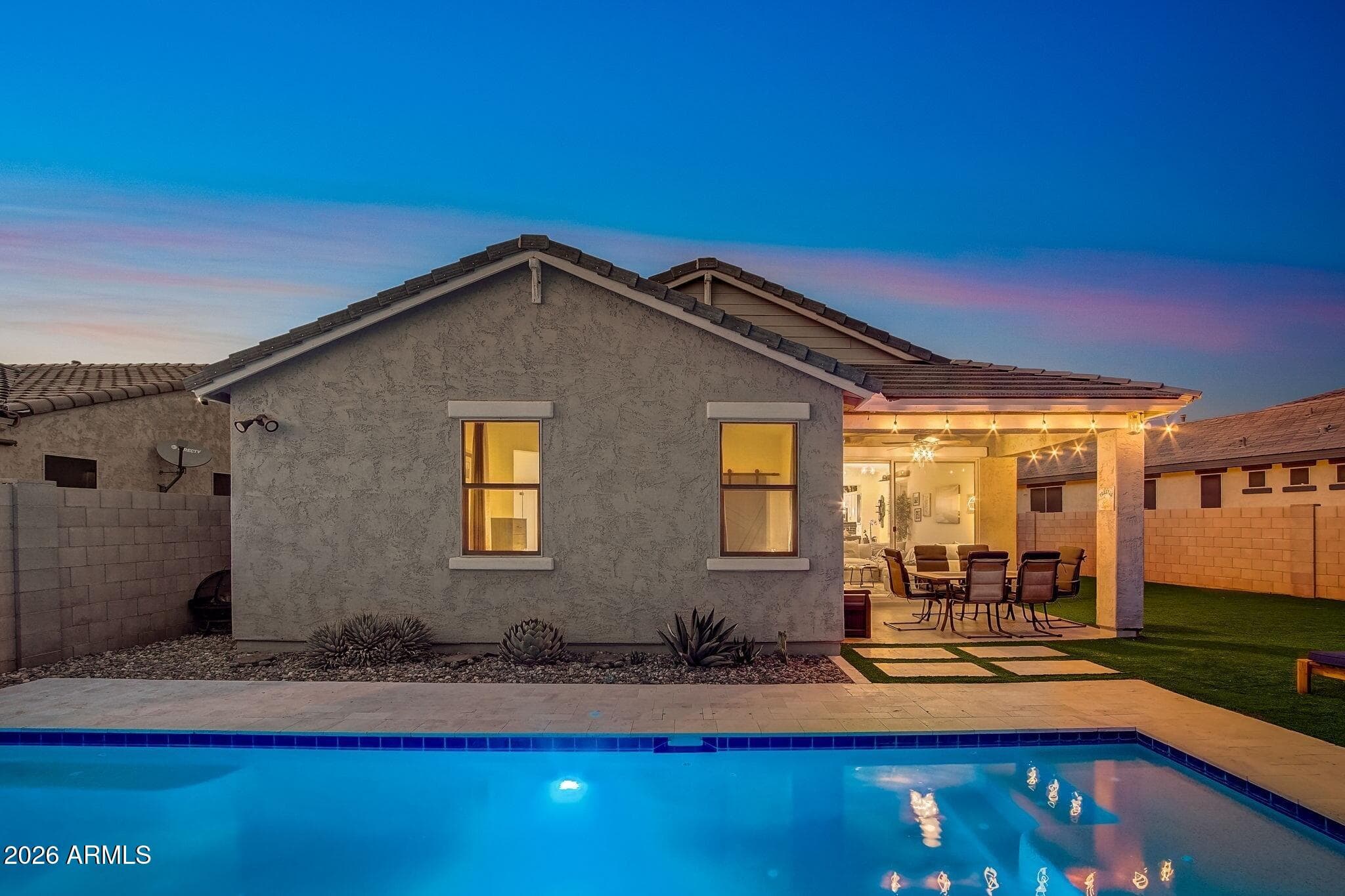 523 E Pasaro Dr — photo 2