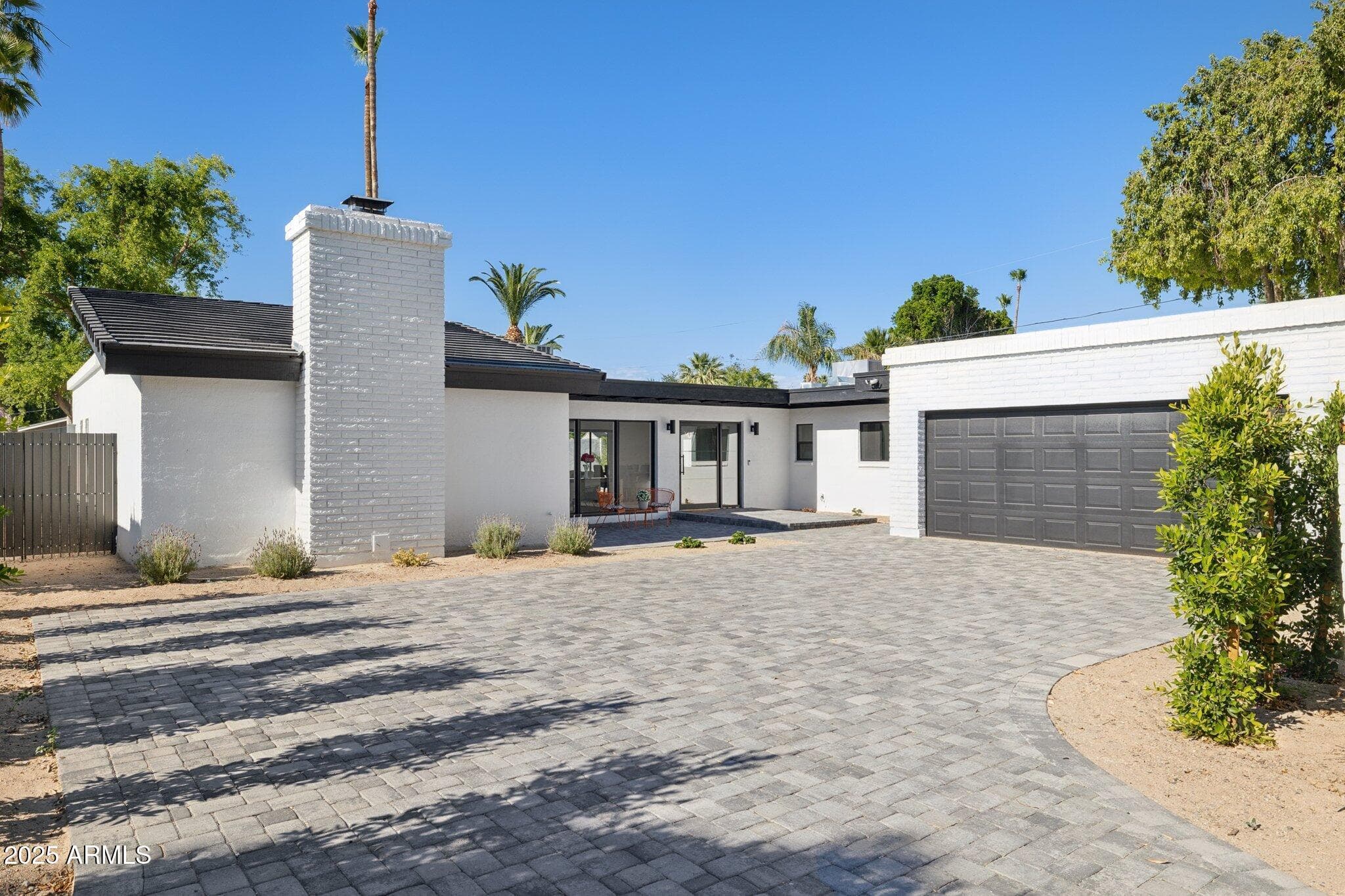 342 E Orangewood Ave — photo 1