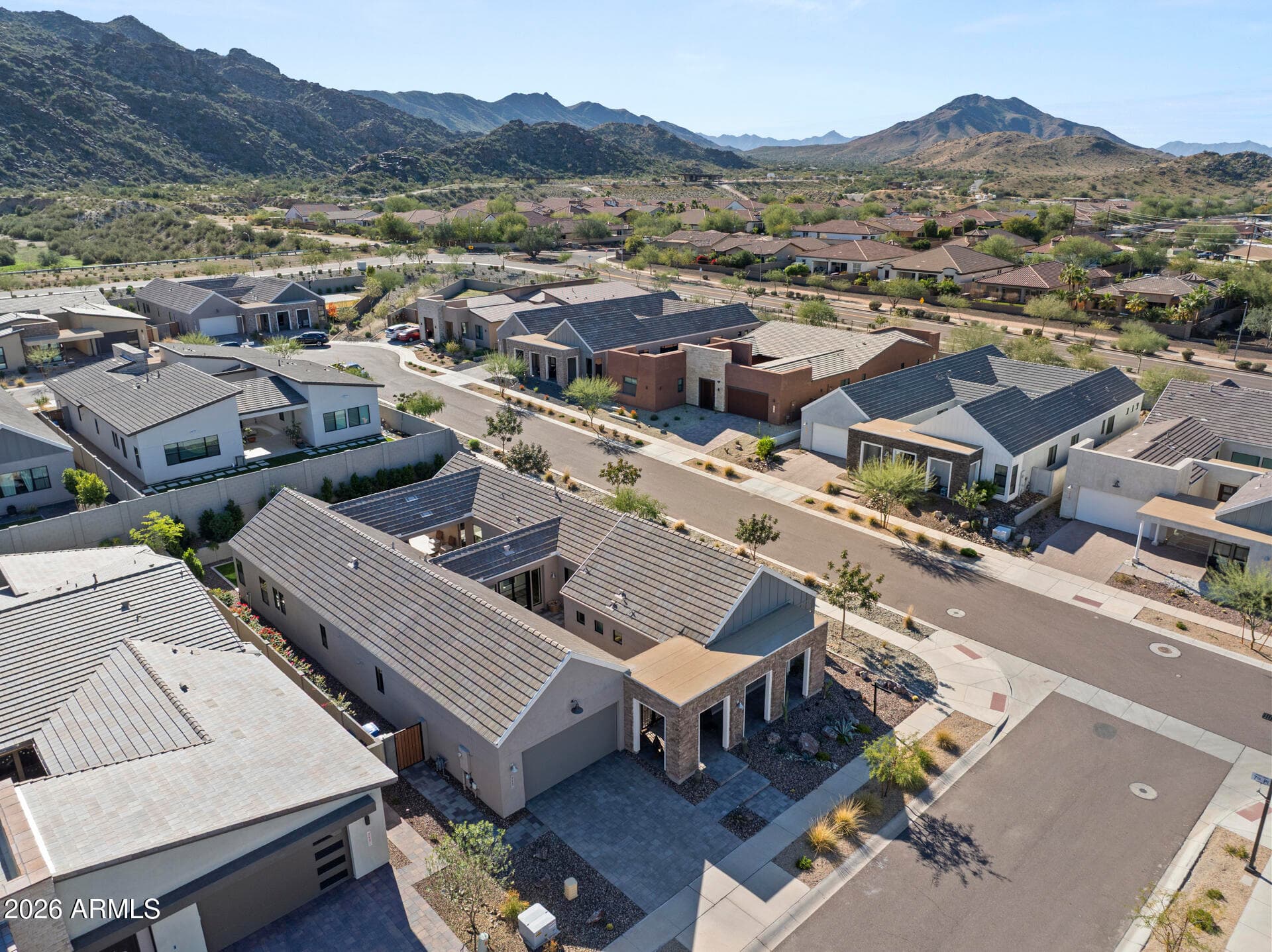 713 E Kachina Trail — photo 1