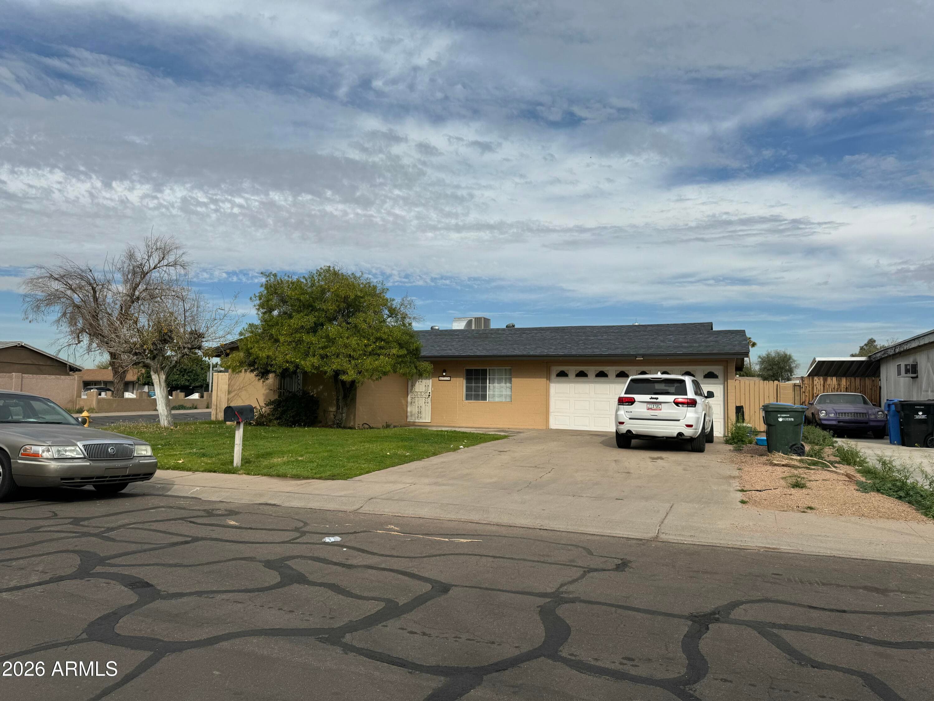 8214 W Sells Dr — photo 1